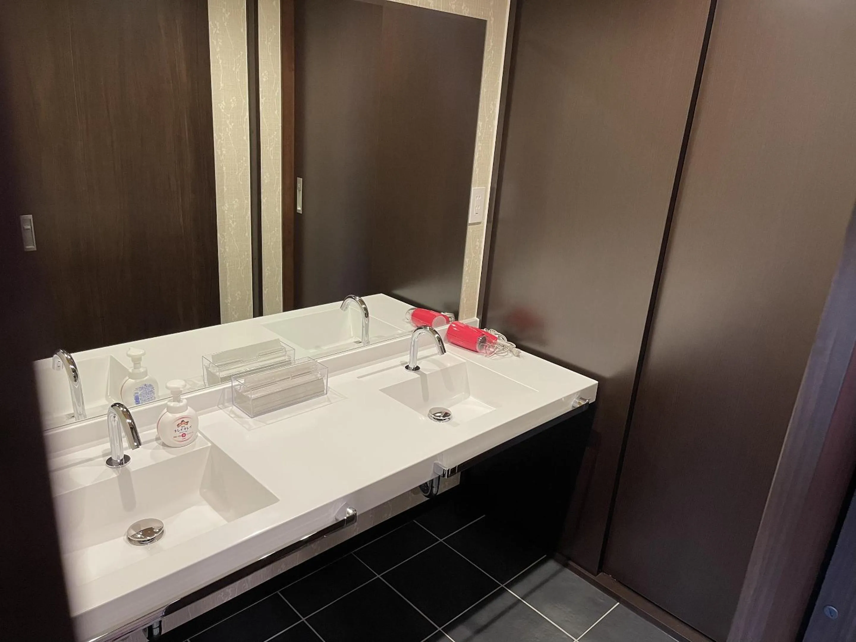 Photo of the whole room in Gion Shinmonso