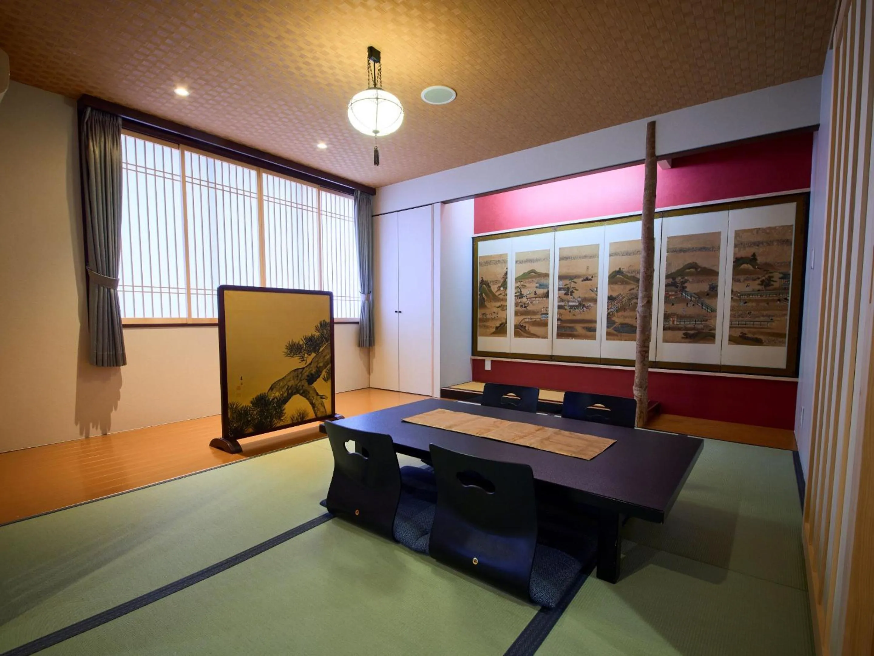 Photo of the whole room in Gion Shinmonso
