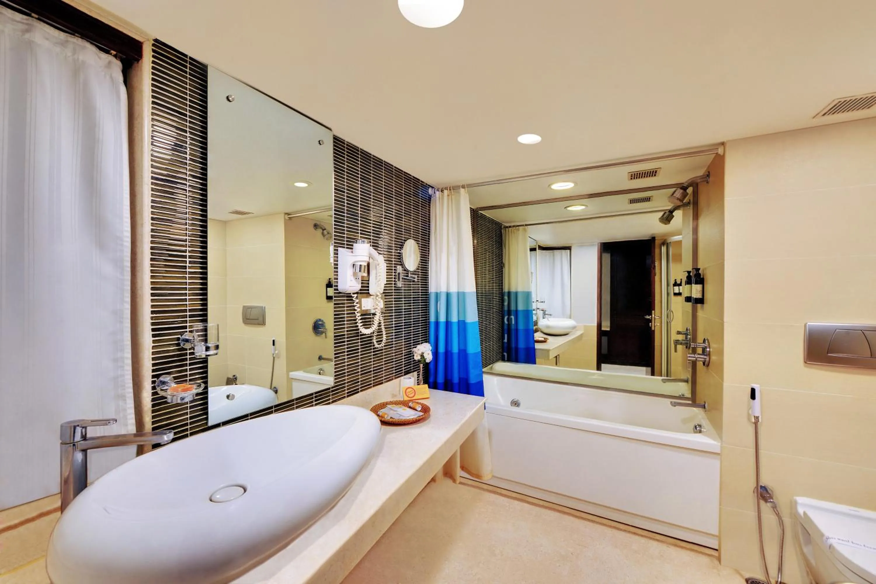 Bathroom in Iris The Business Hotel