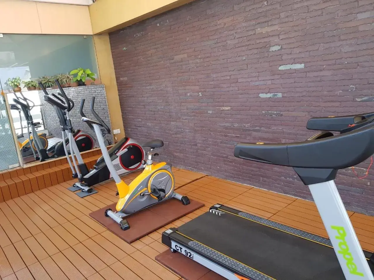 Fitness centre/facilities in Iris The Business Hotel Fitness centre/facilities in Iris The Business Hotel