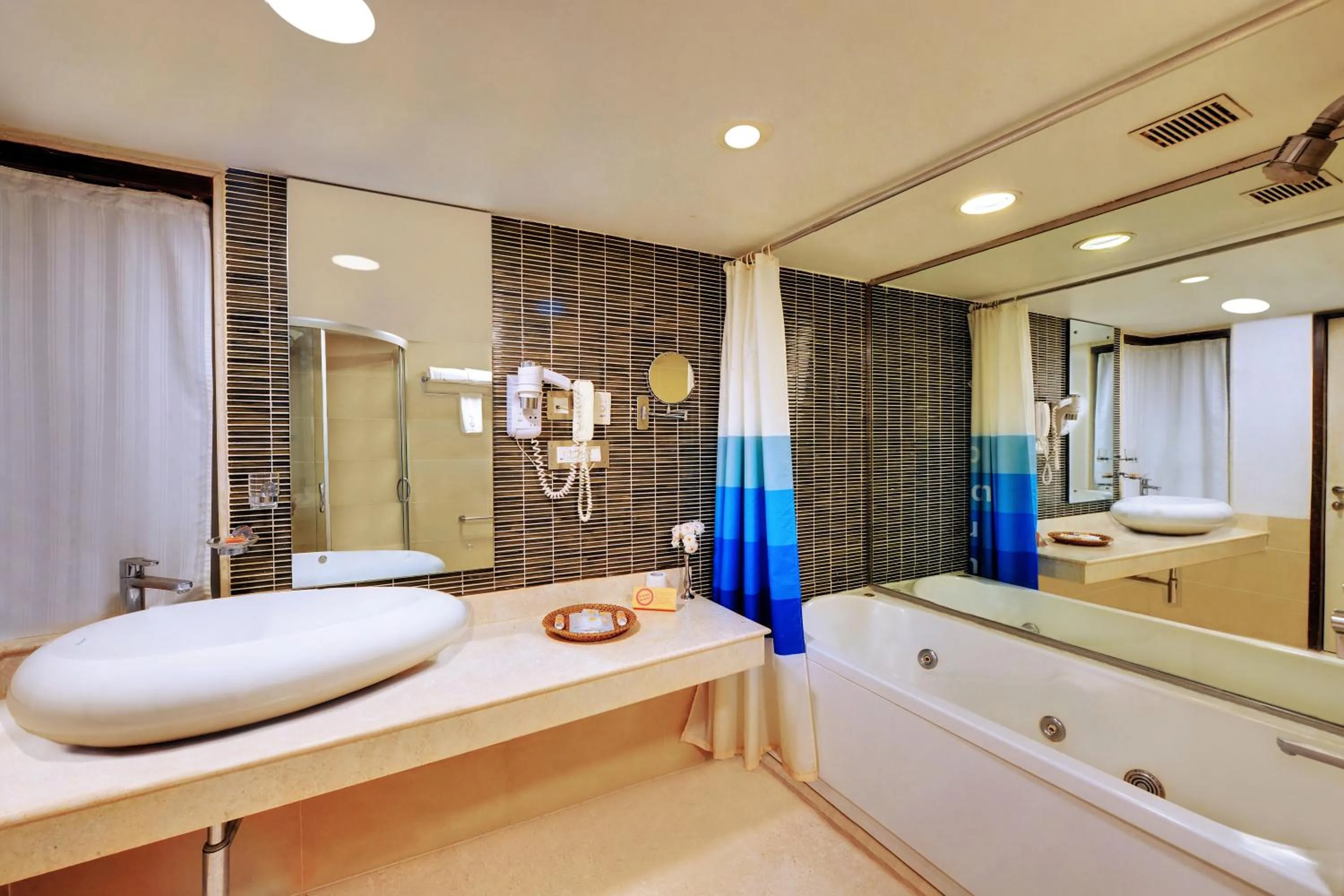 Bathroom in Iris The Business Hotel