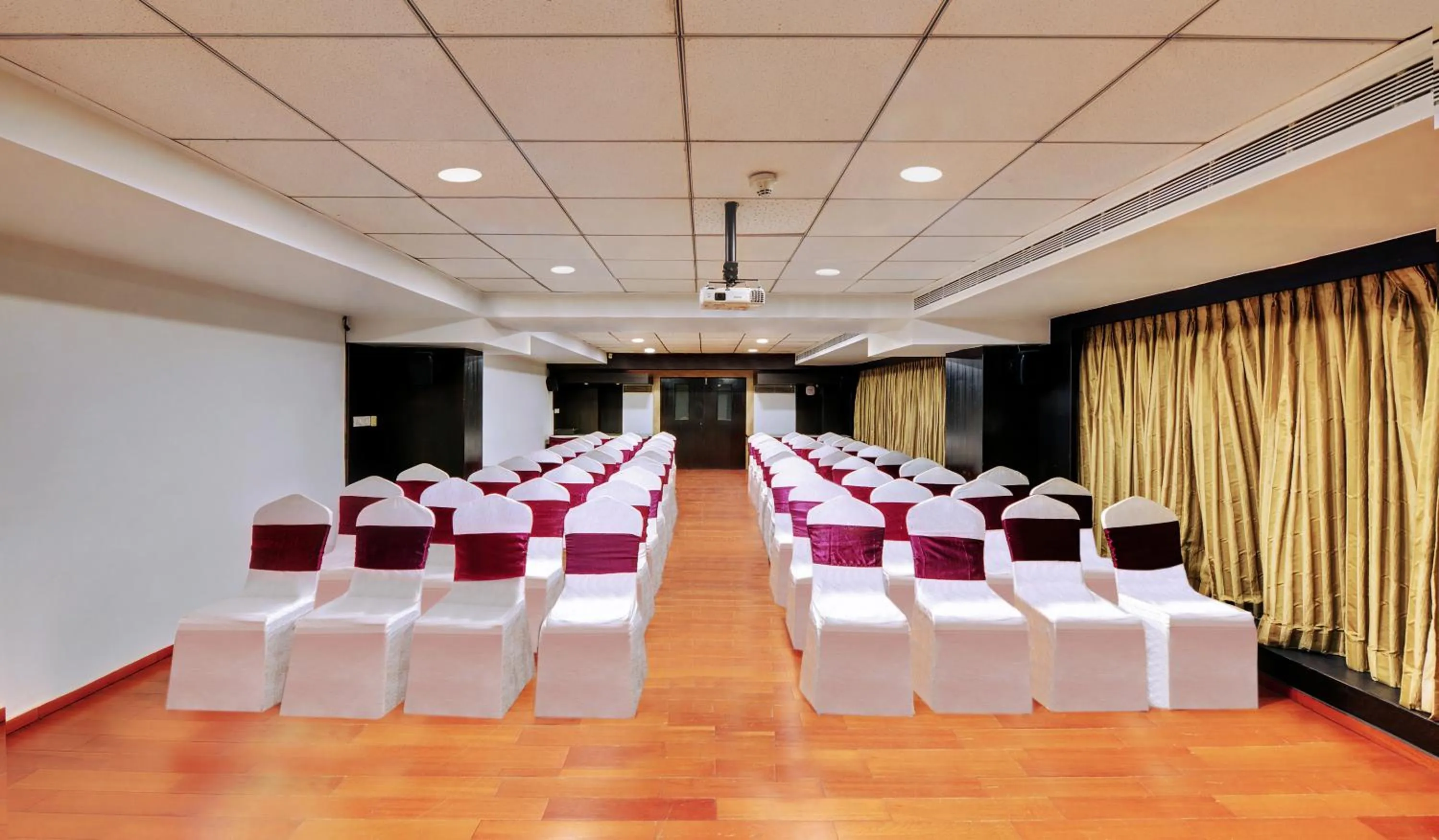 Meeting/conference room in Iris The Business Hotel