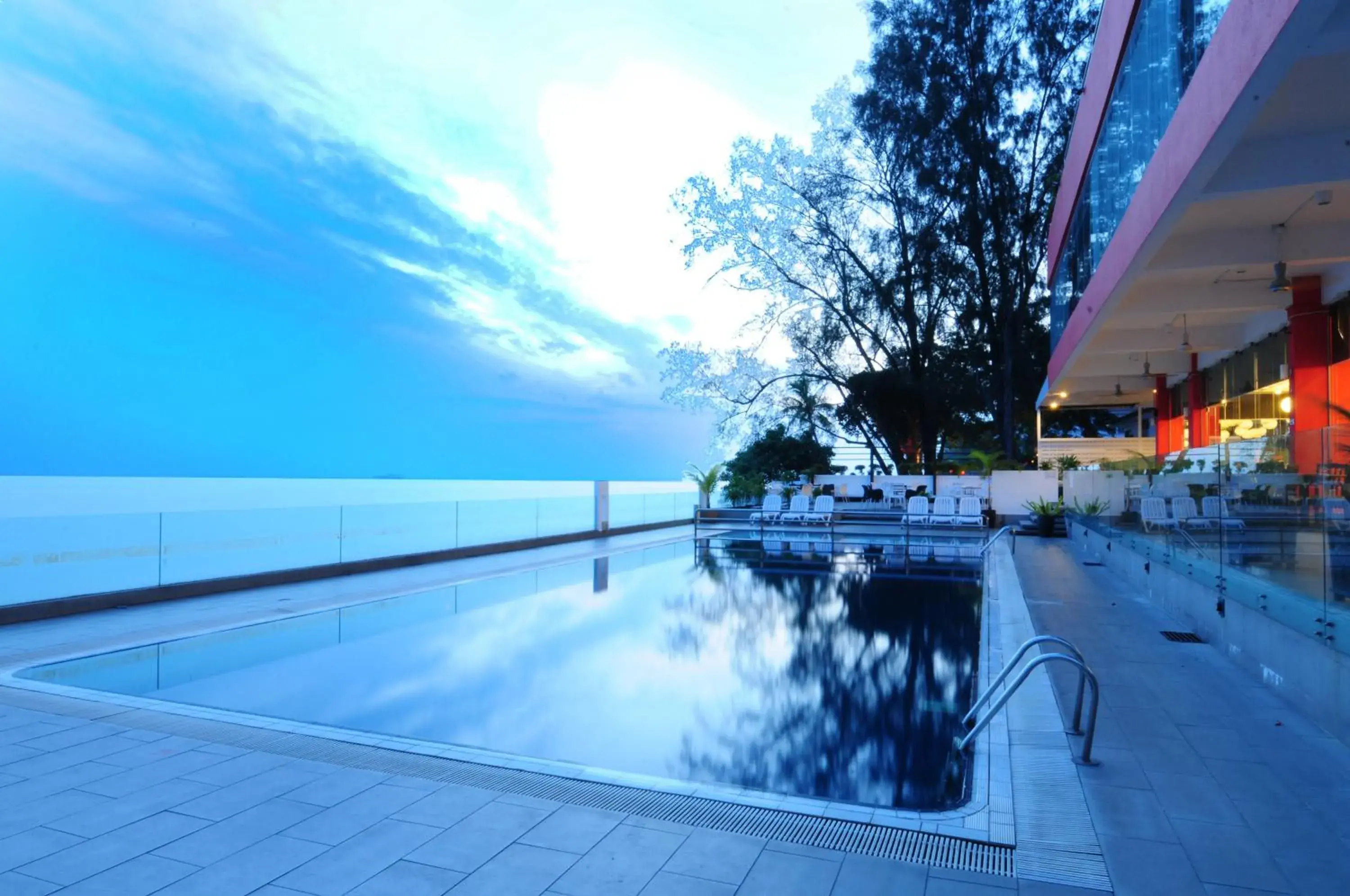 Swimming Pool in Hotel Sentral Seaview @ ​Beachfront