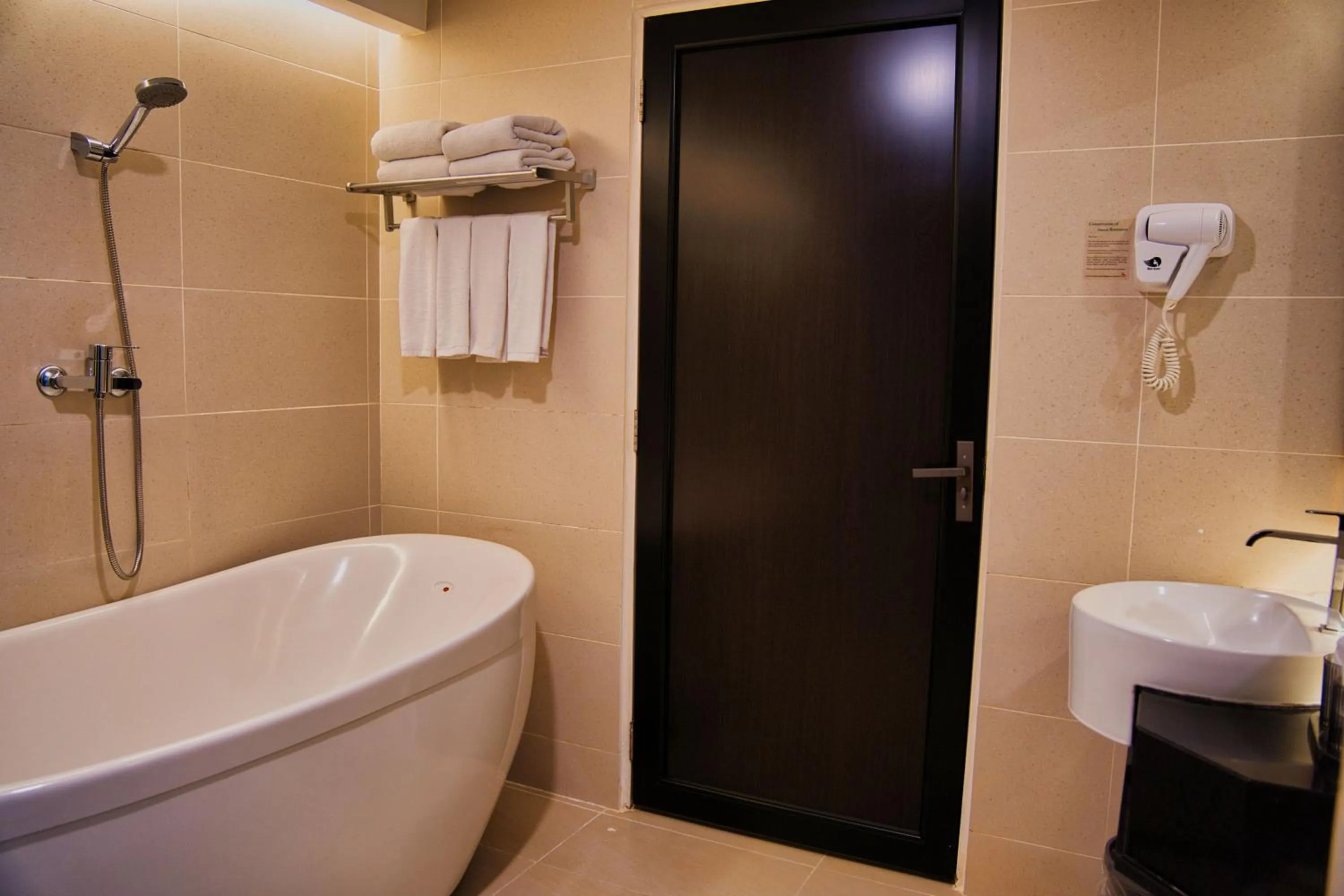 Bath in Hotel Sentral Seaview @ ​Beachfront