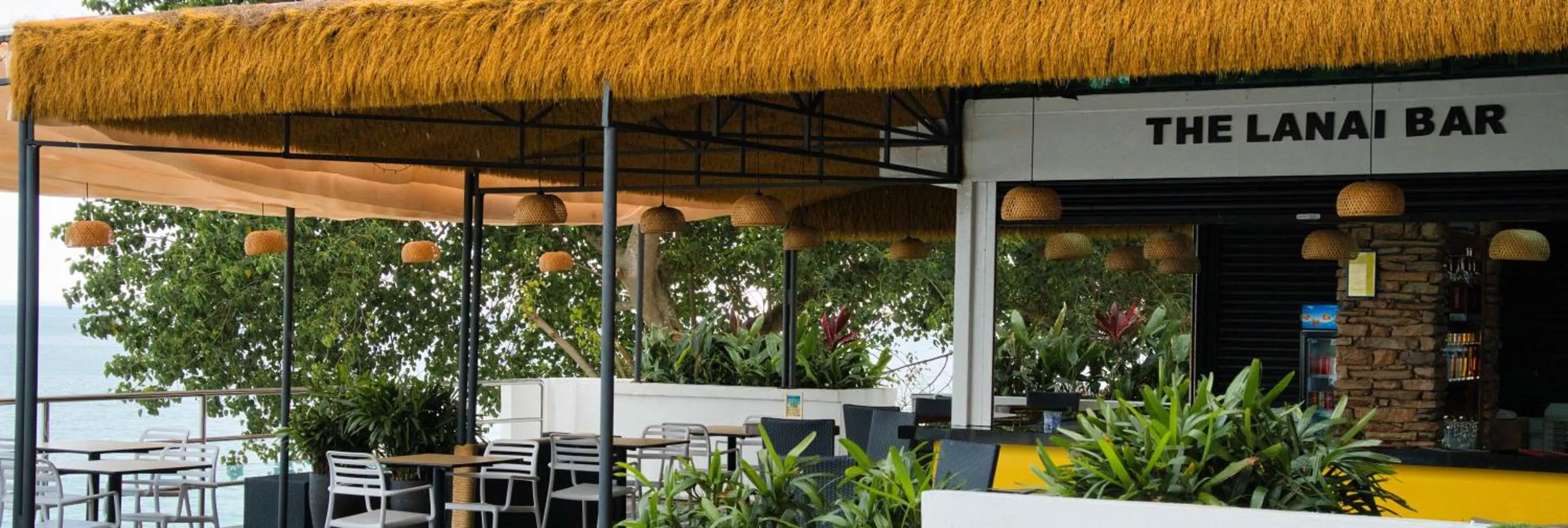 Lounge or bar in Hotel Sentral Seaview @ ​Beachfront