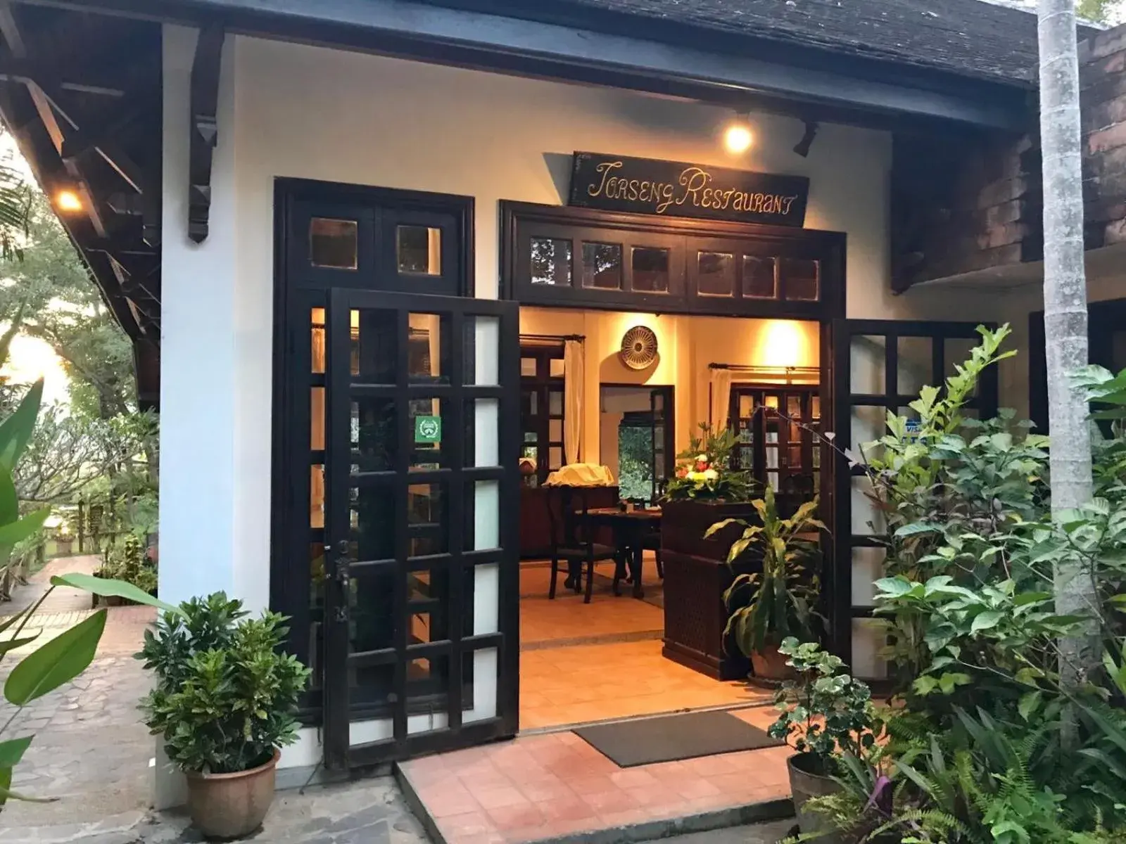 Restaurant/places to eat in Santi Resort & Spa Restaurant/places to eat in Santi Resort & Spa