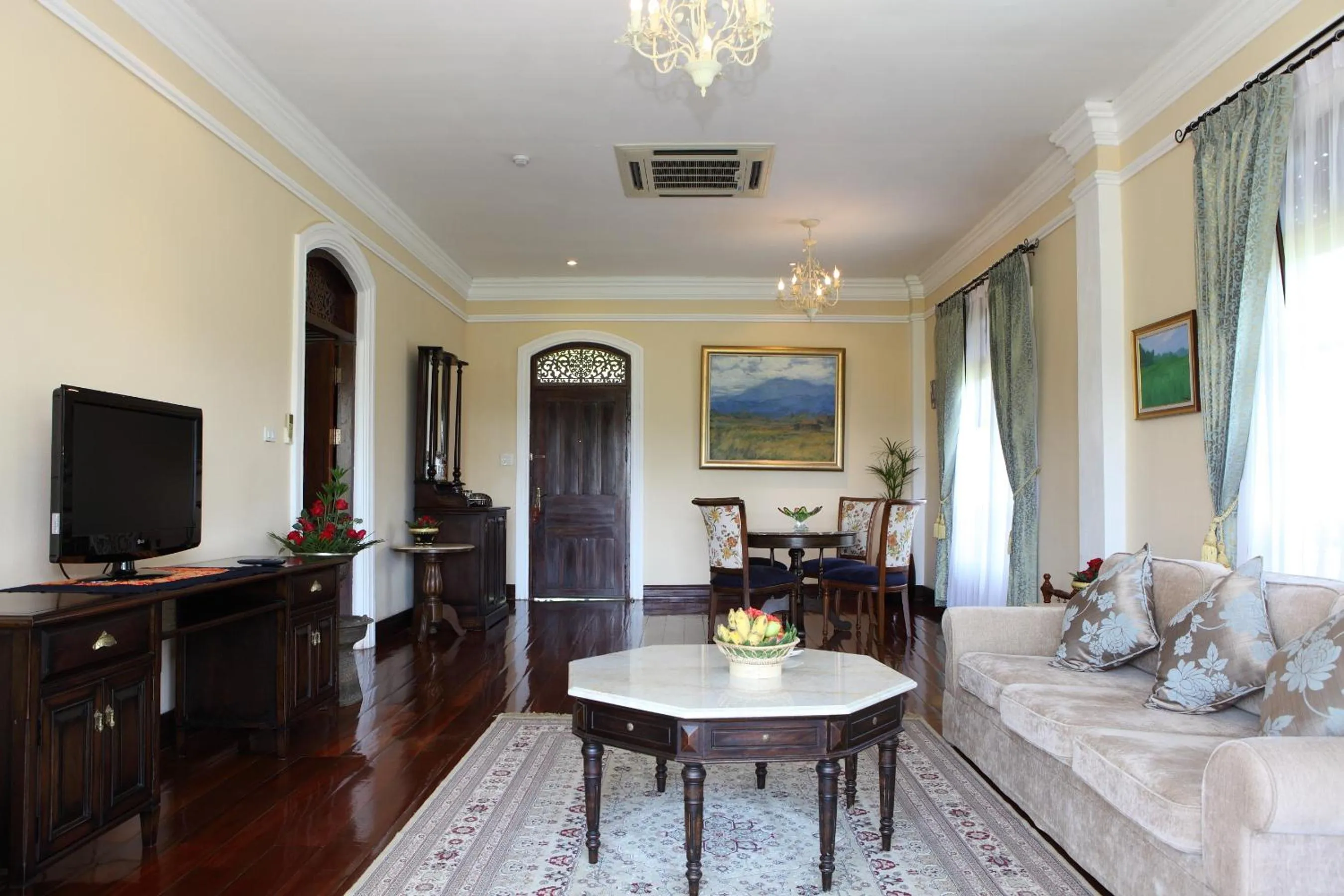 TV and multimedia in Santi Resort & Spa