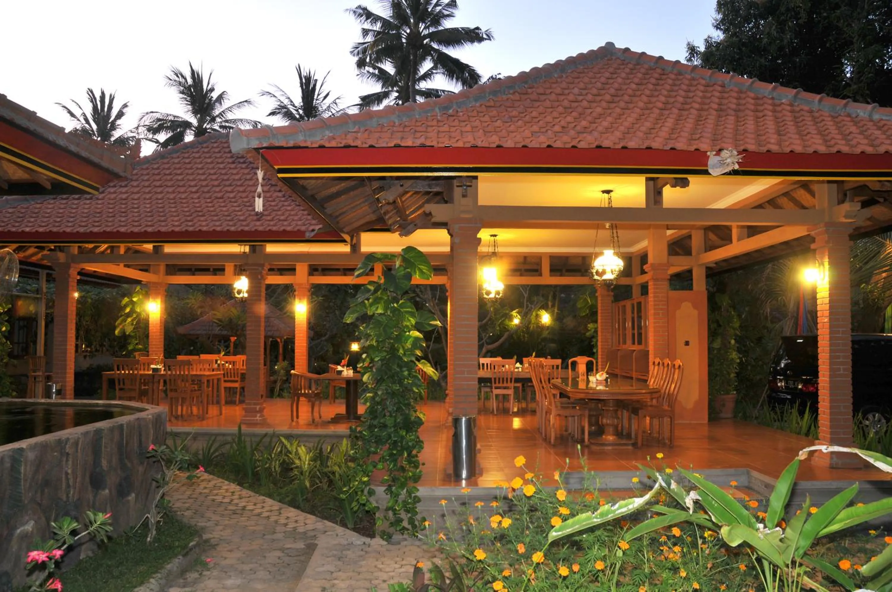 Restaurant/places to eat in Banyualit Spa 'n Resort Lovina