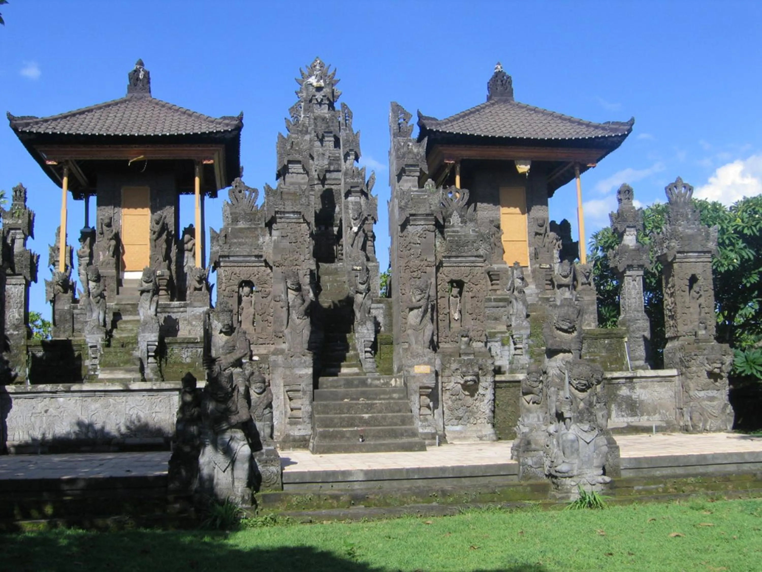 Area and facilities in Banyualit Spa 'n Resort Lovina