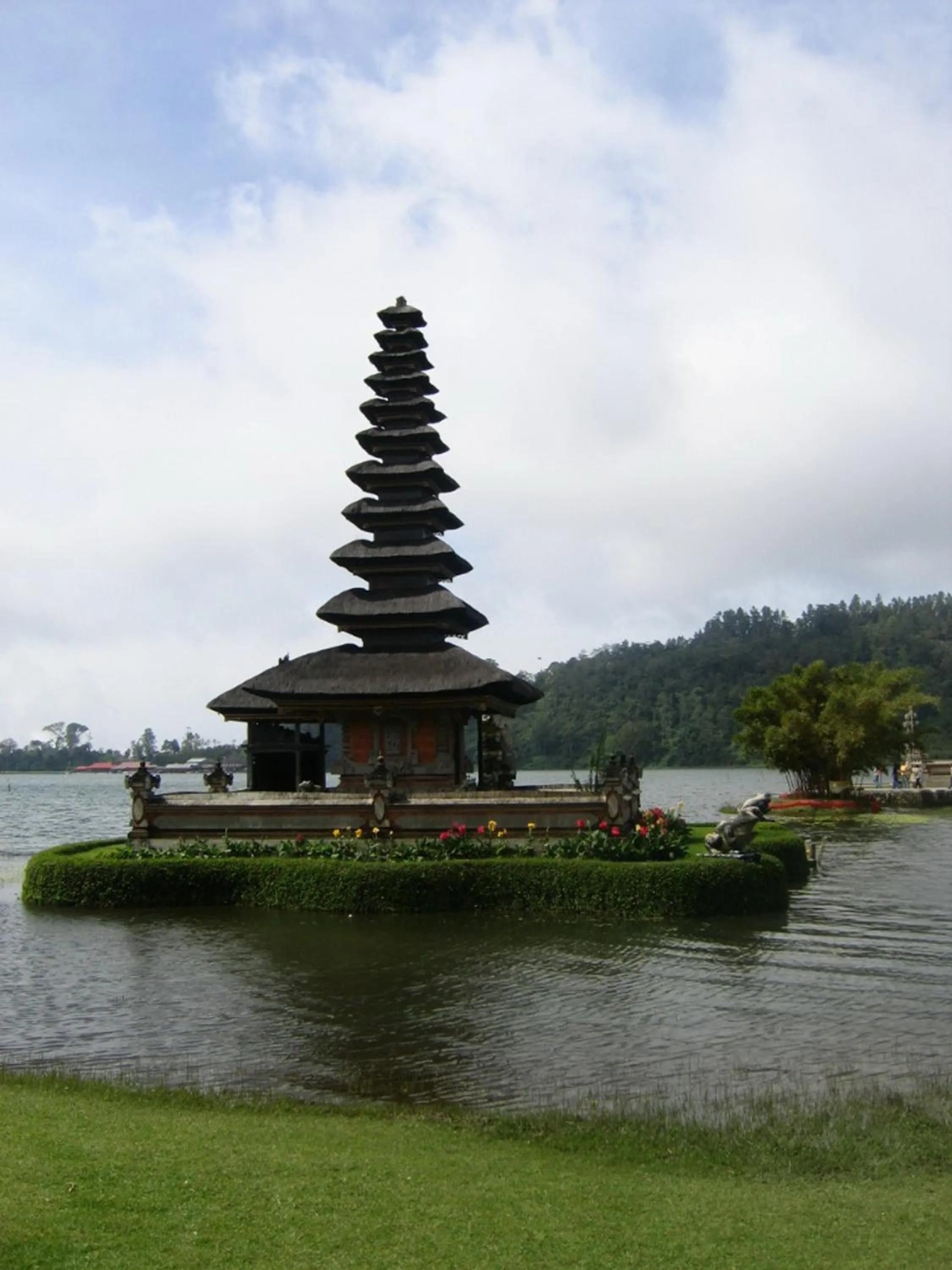 Area and facilities in Banyualit Spa 'n Resort Lovina