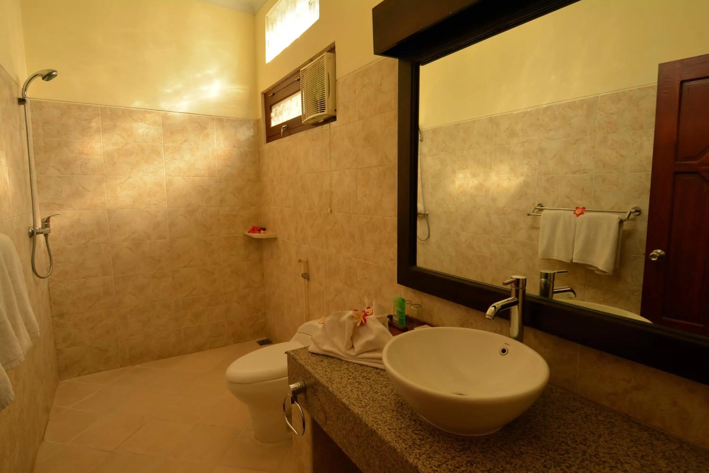 Bathroom in Banyualit Spa 'n Resort Lovina