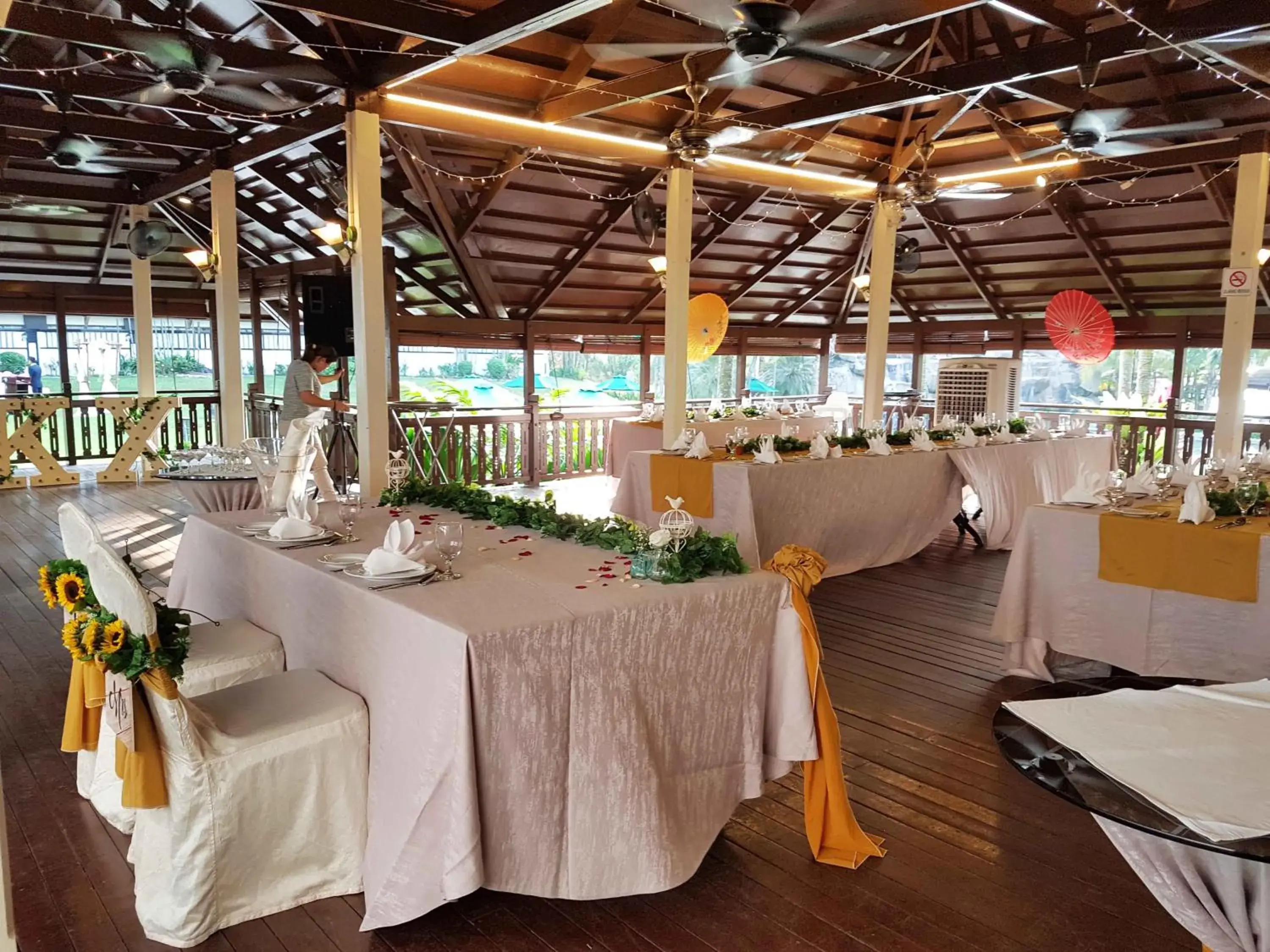 Restaurant/places to eat in Mines Beach Resort Hotel Restaurant/places to eat in Mines Beach Resort Hotel