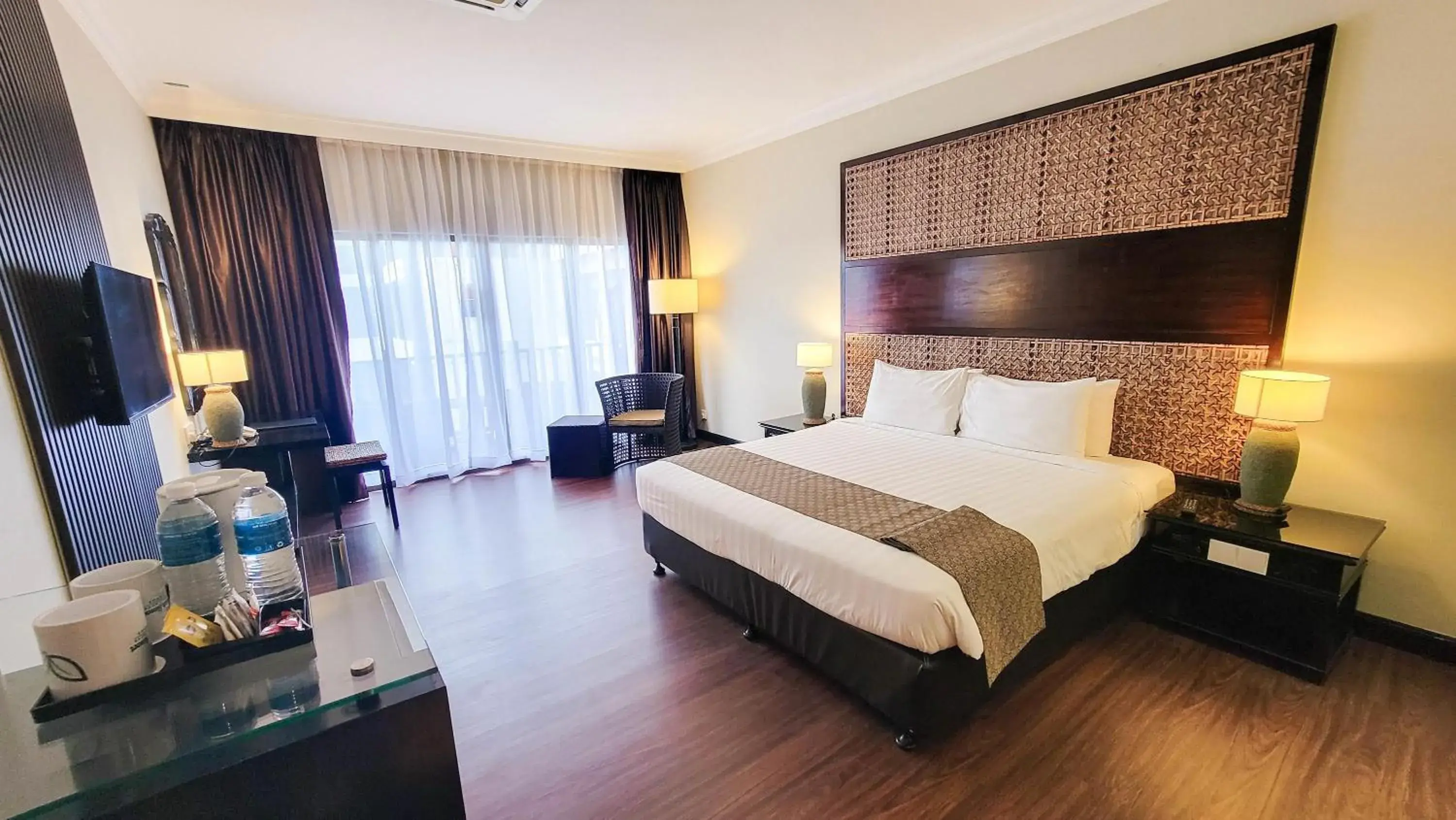 Bed in Mines Beach Resort Hotel Bed in Mines Beach Resort Hotel