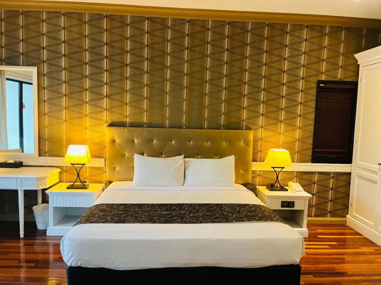 Bedroom, Bed in Mines Beach Resort Hotel Bedroom, Bed in Mines Beach Resort Hotel