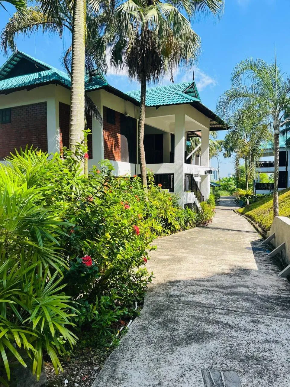 Garden in Mines Beach Resort Hotel