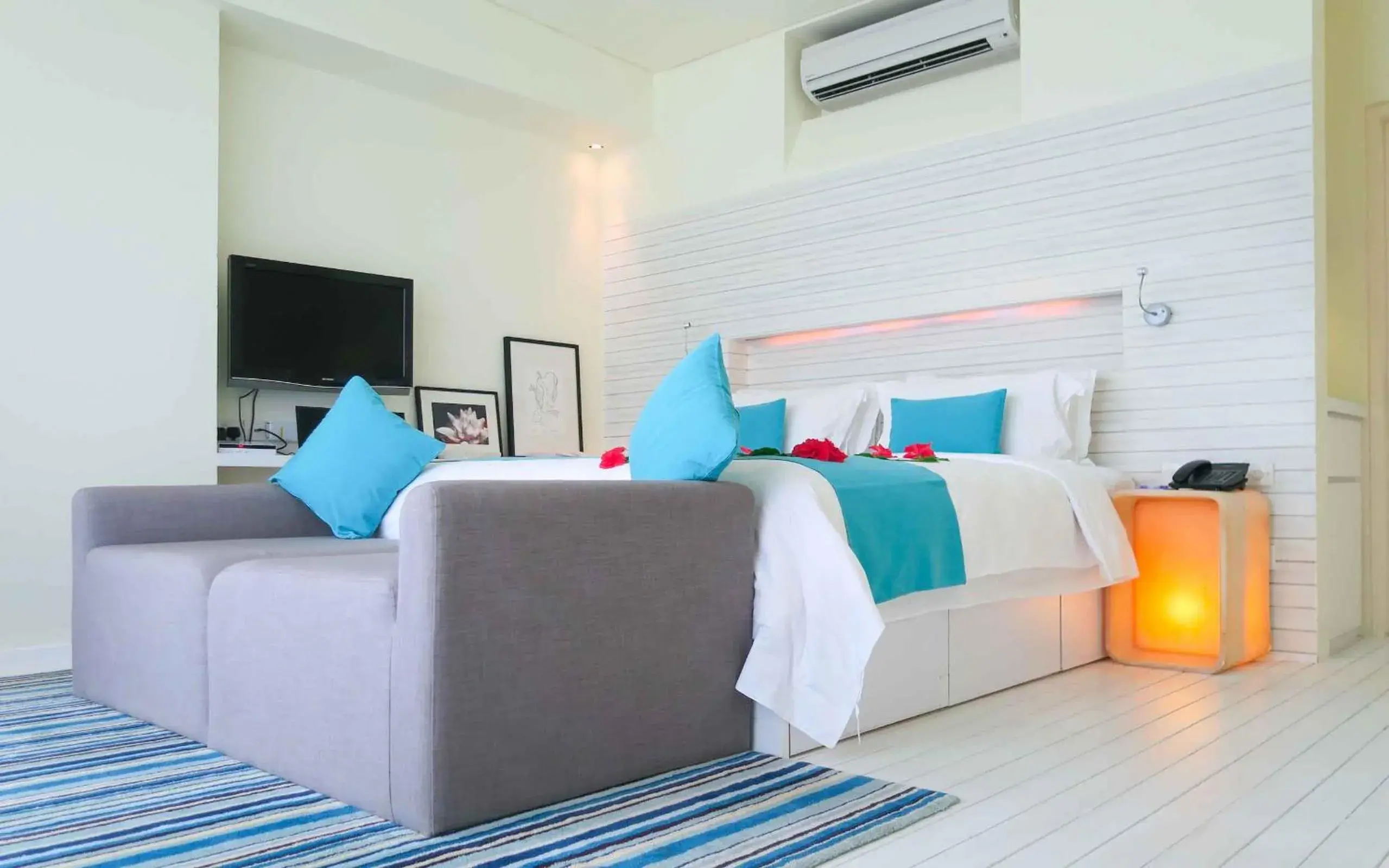 Bed in Holiday Inn Resort Kandooma Maldives - Kids Stay & Eat Free and Free Roundtrip Speed Boat for a minimum 4 nights stay Bed in Holiday Inn Resort Kandooma Maldives - Kids Stay & Eat Free and Free Roundtrip Speed Boat for a minimum 4 nights stay