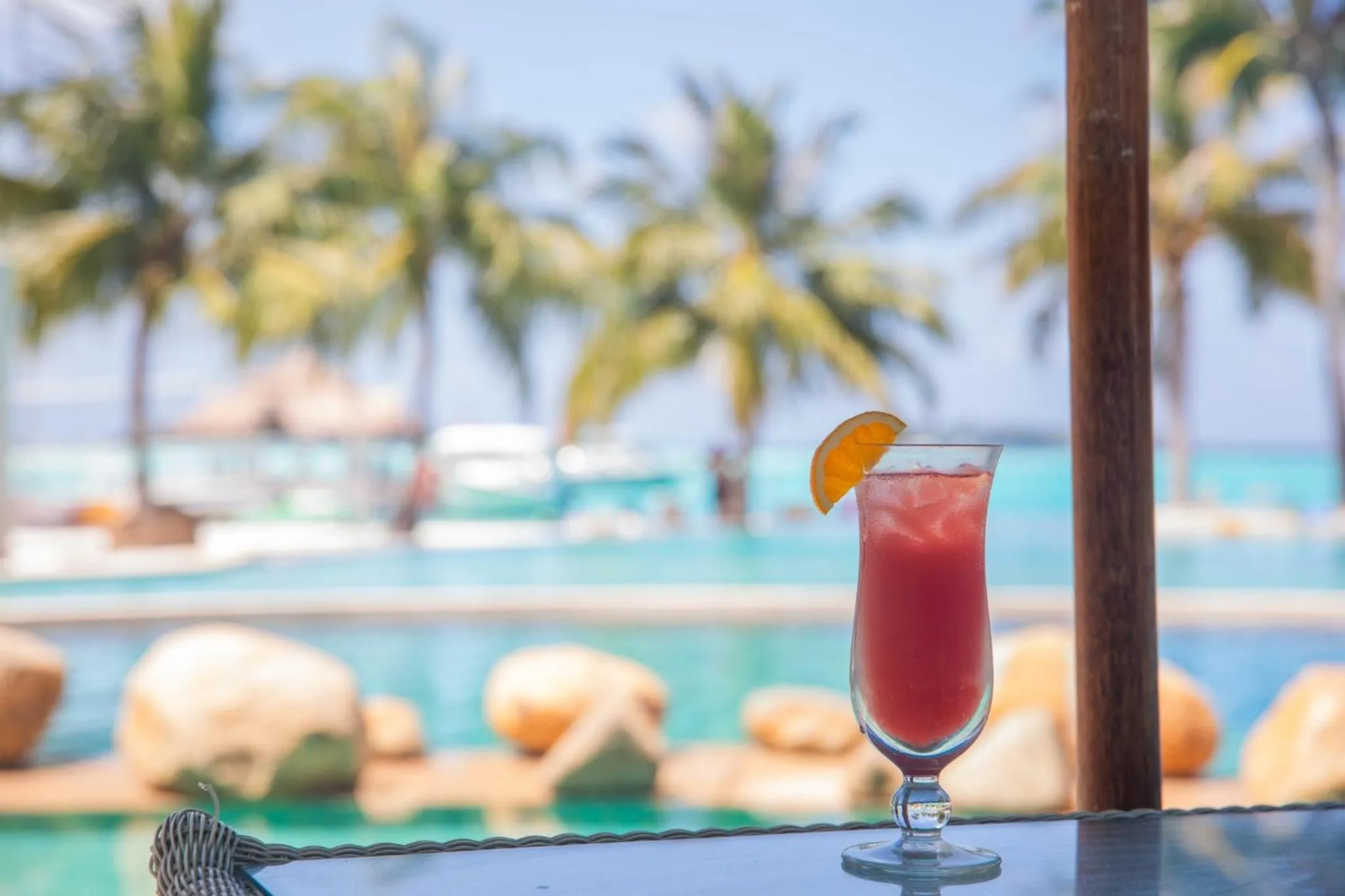 Lounge or bar in Holiday Inn Resort Kandooma Maldives - Kids Stay & Eat Free and Free Roundtrip Speed Boat for a minimum 4 nights stay