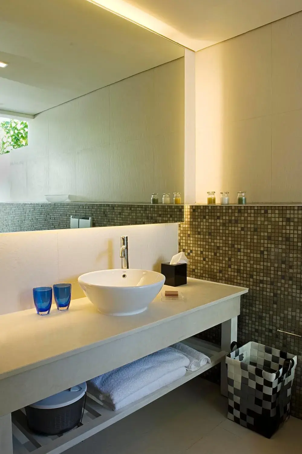 Twin Garden Villa in Holiday Inn Resort Kandooma Maldives - Kids Stay & Eat Free and Free Roundtrip Speed Boat for a minimum 4 nights stay Twin Garden Villa in Holiday Inn Resort Kandooma Maldives - Kids Stay & Eat Free and Free Roundtrip Speed Boat for a minimum 4 nights stay