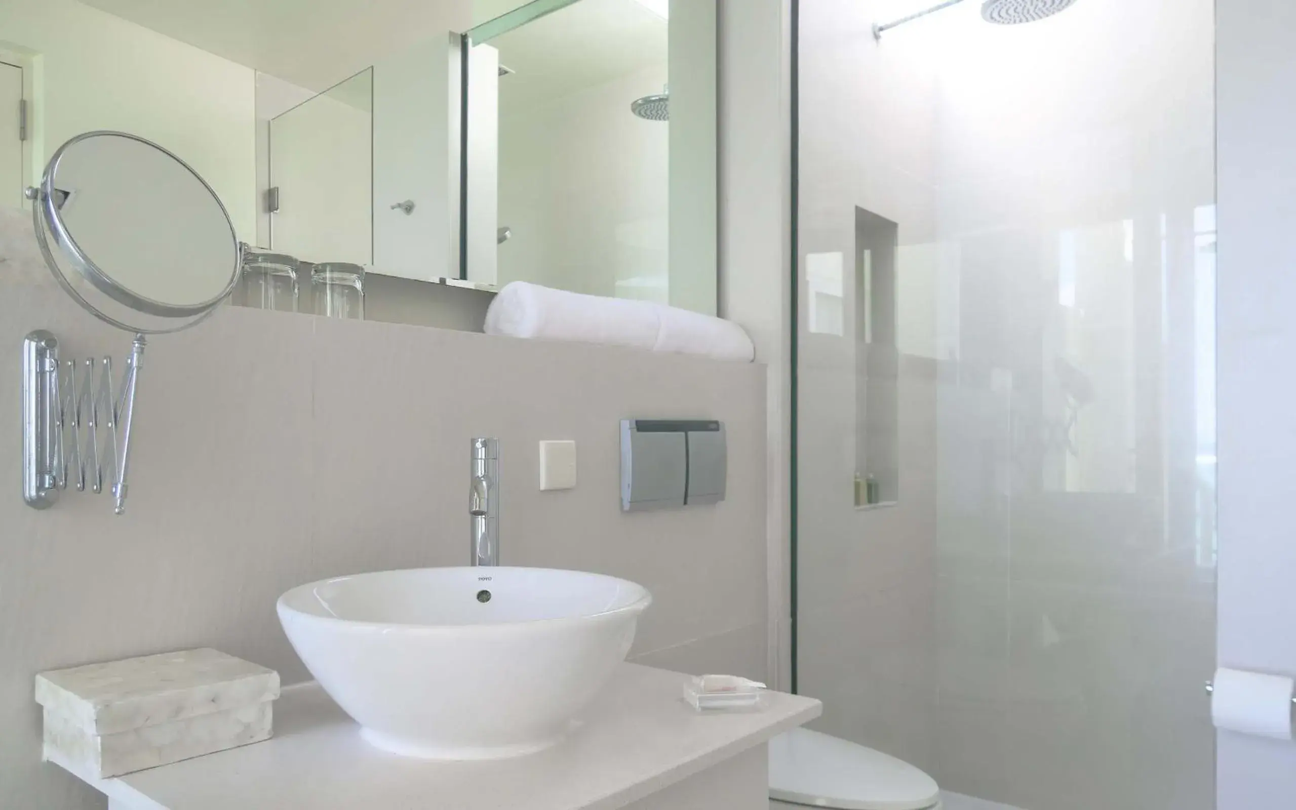 Overwater Villa with Island View : Meal upgrades from Breakfast to Half Board or from Half Board to Full Board for a minimum of 3 nights stay in Holiday Inn Resort Kandooma Maldives - Kids Stay & Eat Free and Free Roundtrip Speed Boat for a minimum 4 nights stay Overwater Villa with Island View : Meal upgrades from Breakfast to Half Board or from Half Board to Full Board for a minimum of 3 nights stay in Holiday Inn Resort Kandooma Maldives - Kids Stay & Eat Free and Free Roundtrip Speed Boat for a minimum 4 nights stay