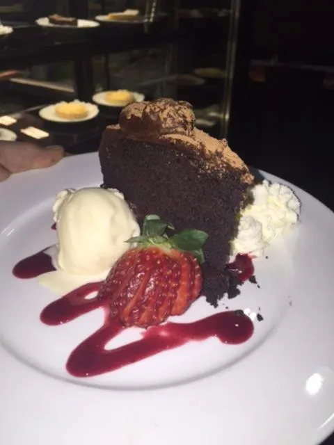 Restaurant/places to eat in Colony Inn Hotel