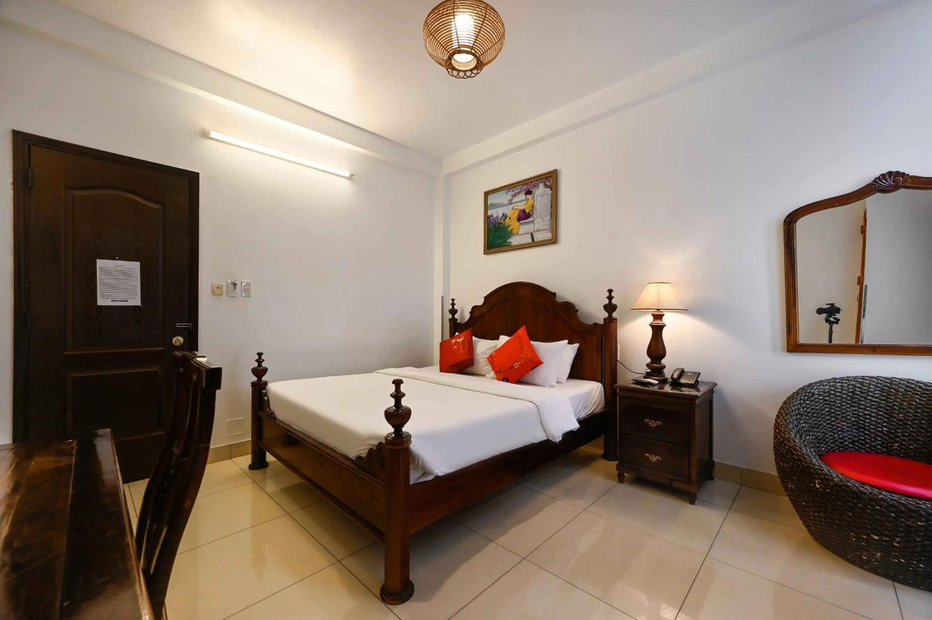 Photo of the whole room, Bed in Halo Boutique Ben Thanh Hotel