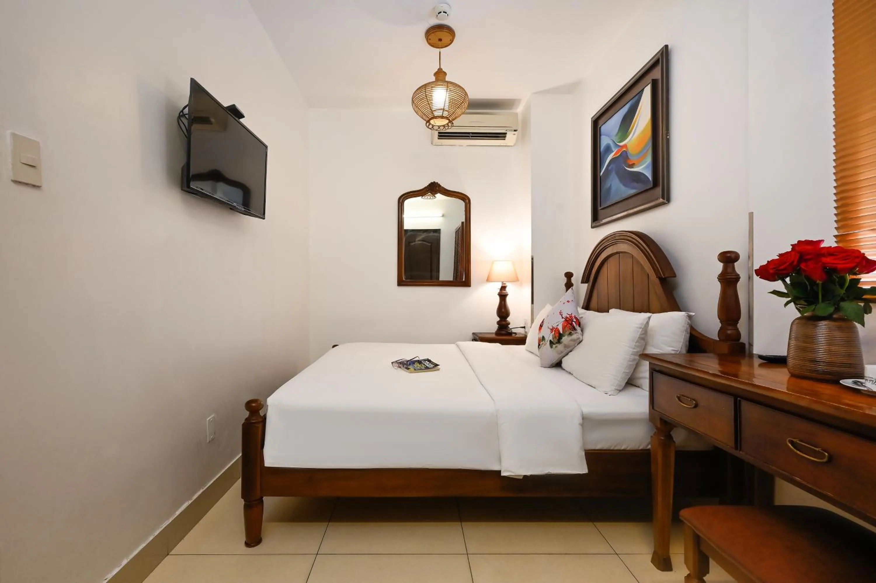 Bed in Halo Boutique Ben Thanh Hotel