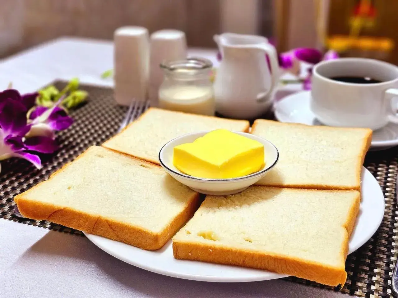 Breakfast in Halo Boutique Ben Thanh Hotel Breakfast in Halo Boutique Ben Thanh Hotel