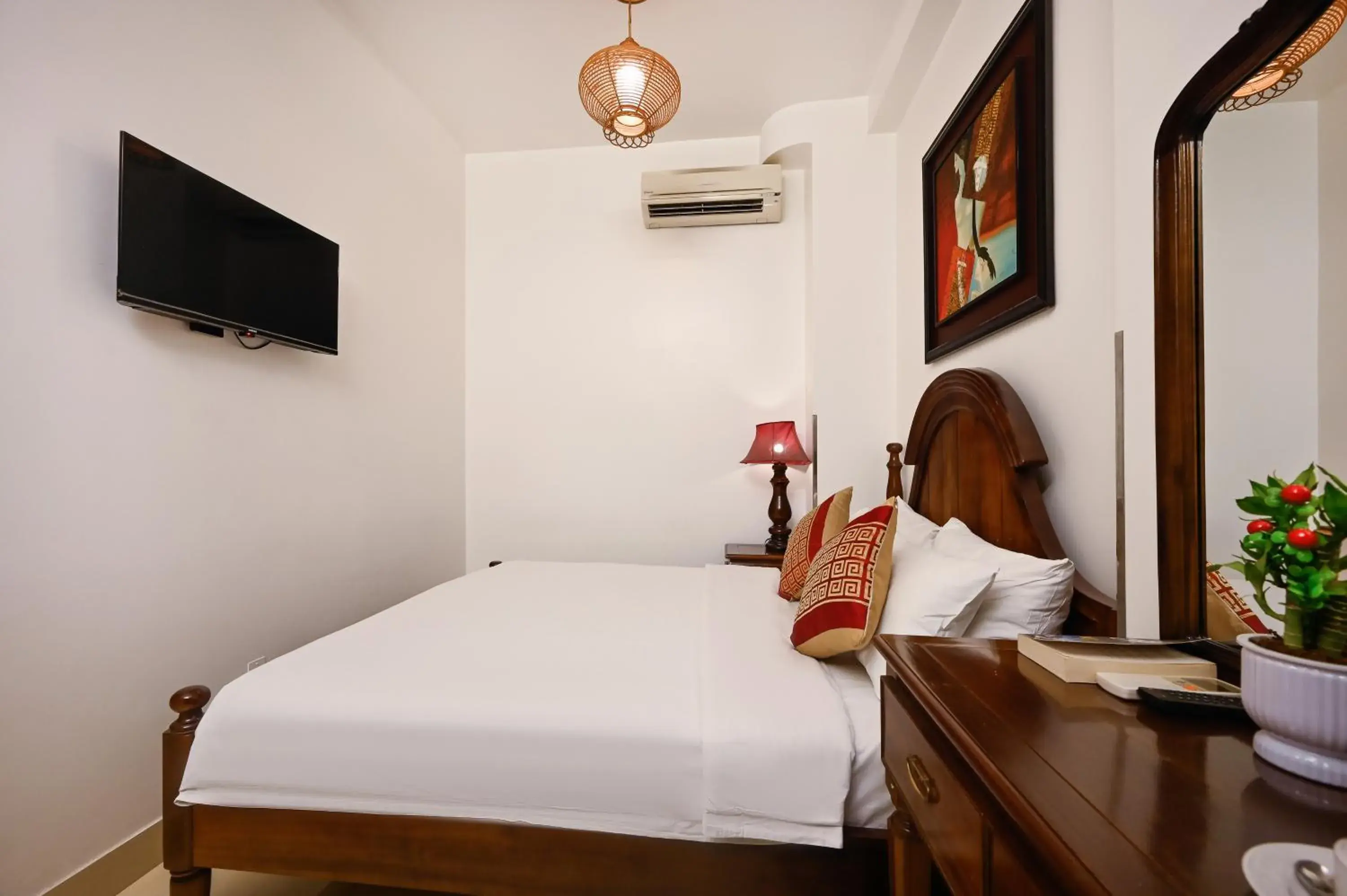 Bed in Halo Boutique Ben Thanh Hotel Bed in Halo Boutique Ben Thanh Hotel