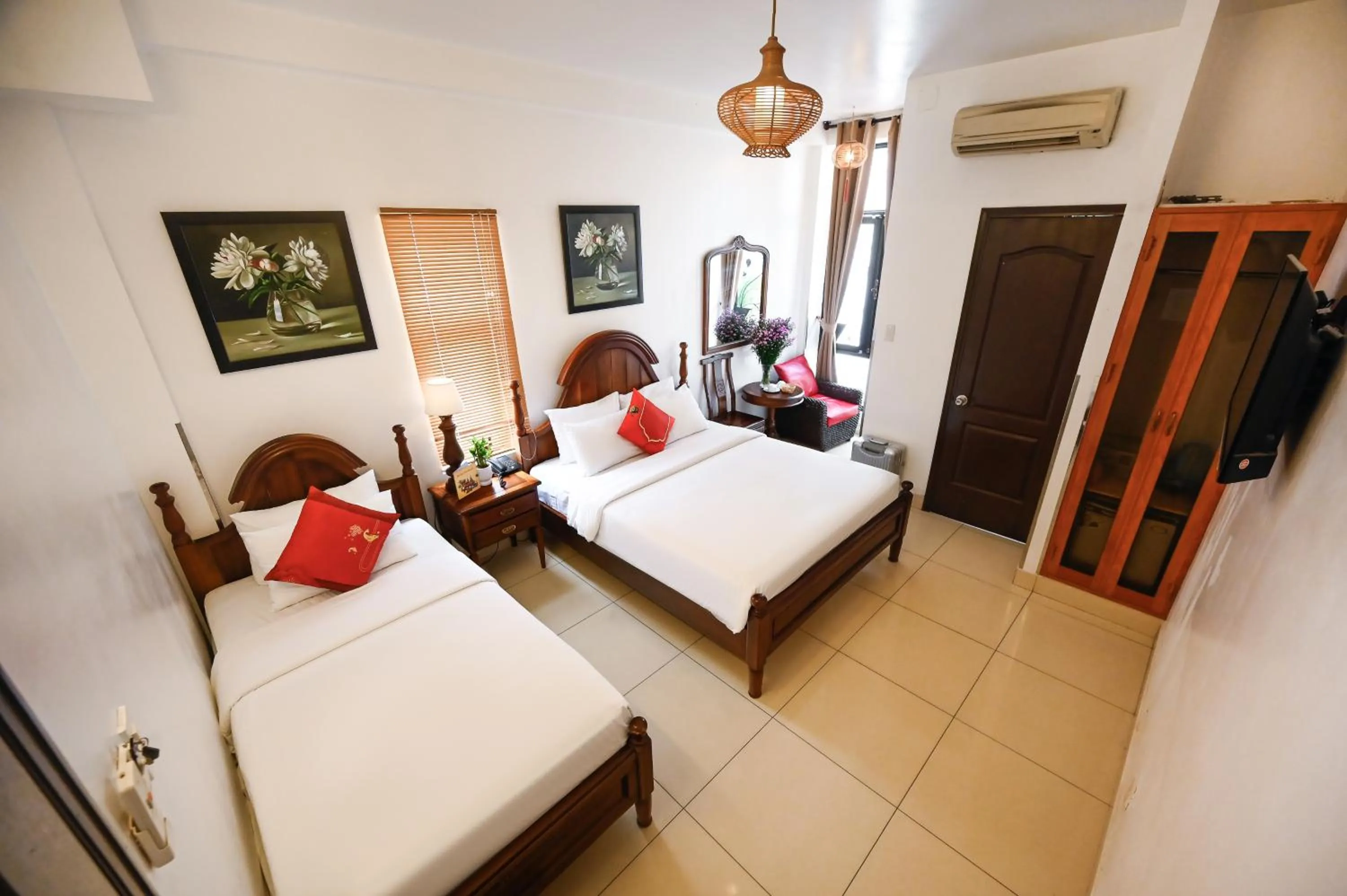 Bed in Halo Boutique Ben Thanh Hotel