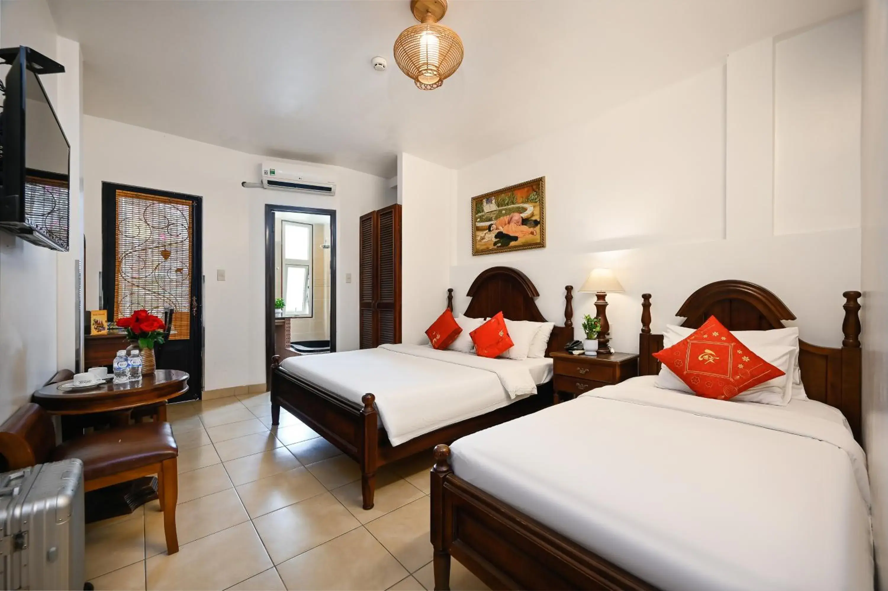 Bed in Halo Boutique Ben Thanh Hotel Bed in Halo Boutique Ben Thanh Hotel