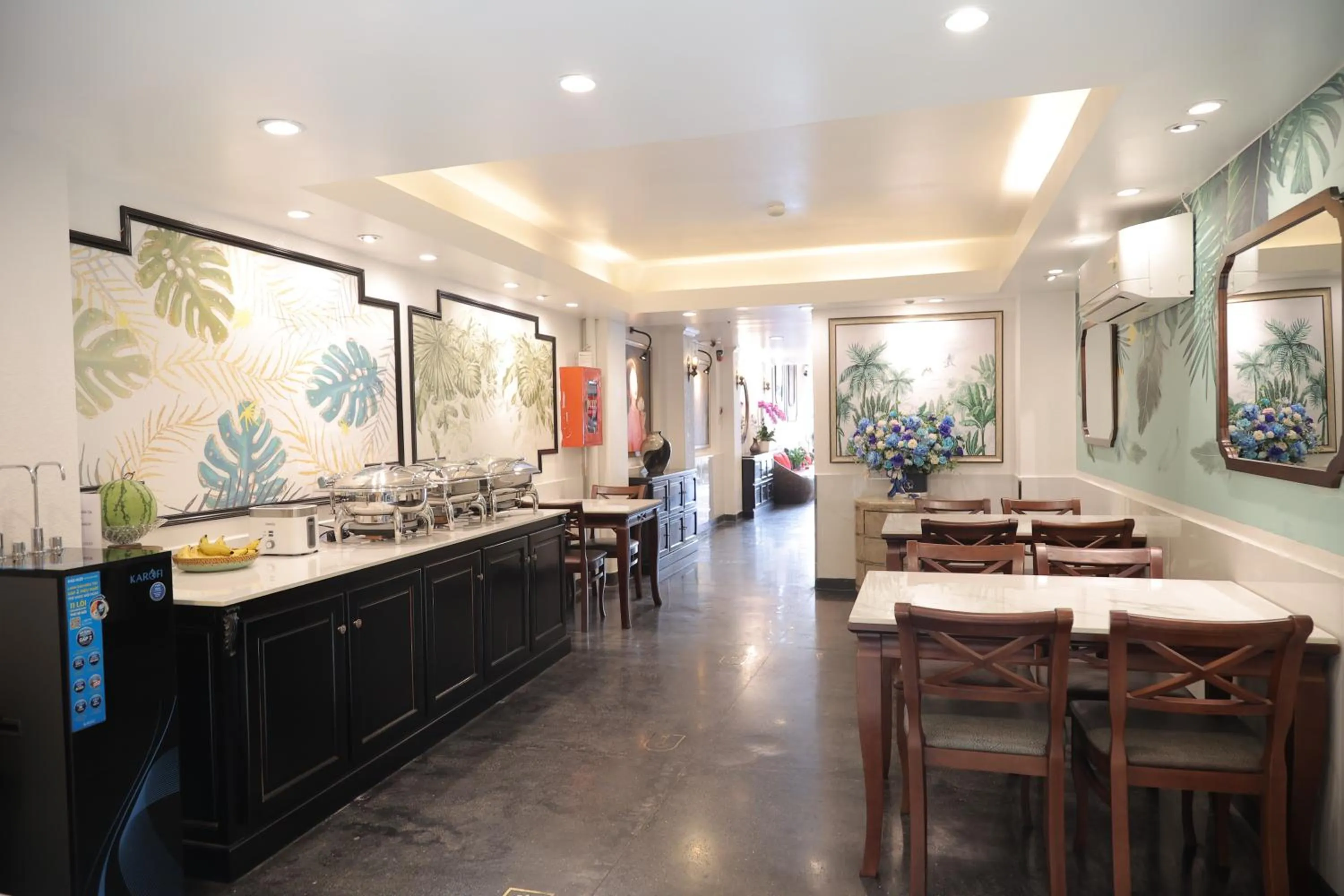 Restaurant/places to eat in Halo Boutique Ben Thanh Hotel