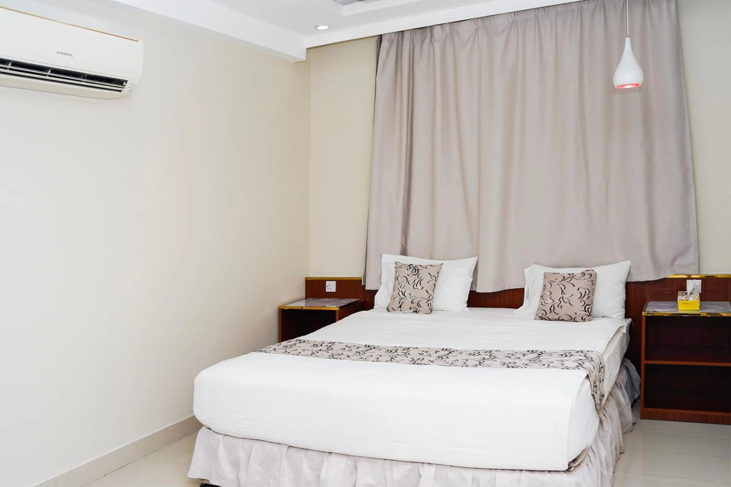 Bedroom, Bed in Albayrahaa Hotel