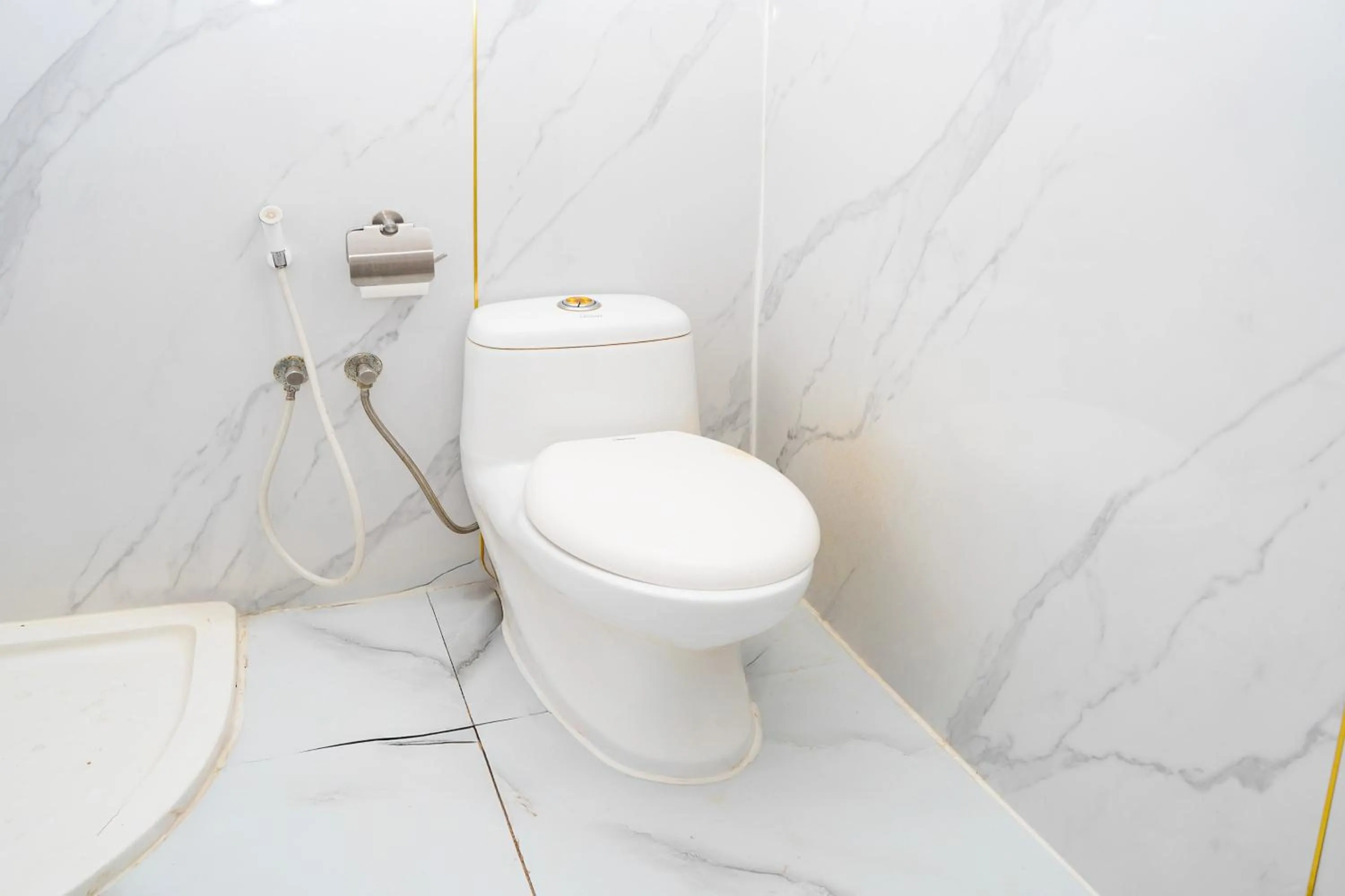 Bathroom in Albayrahaa Hotel