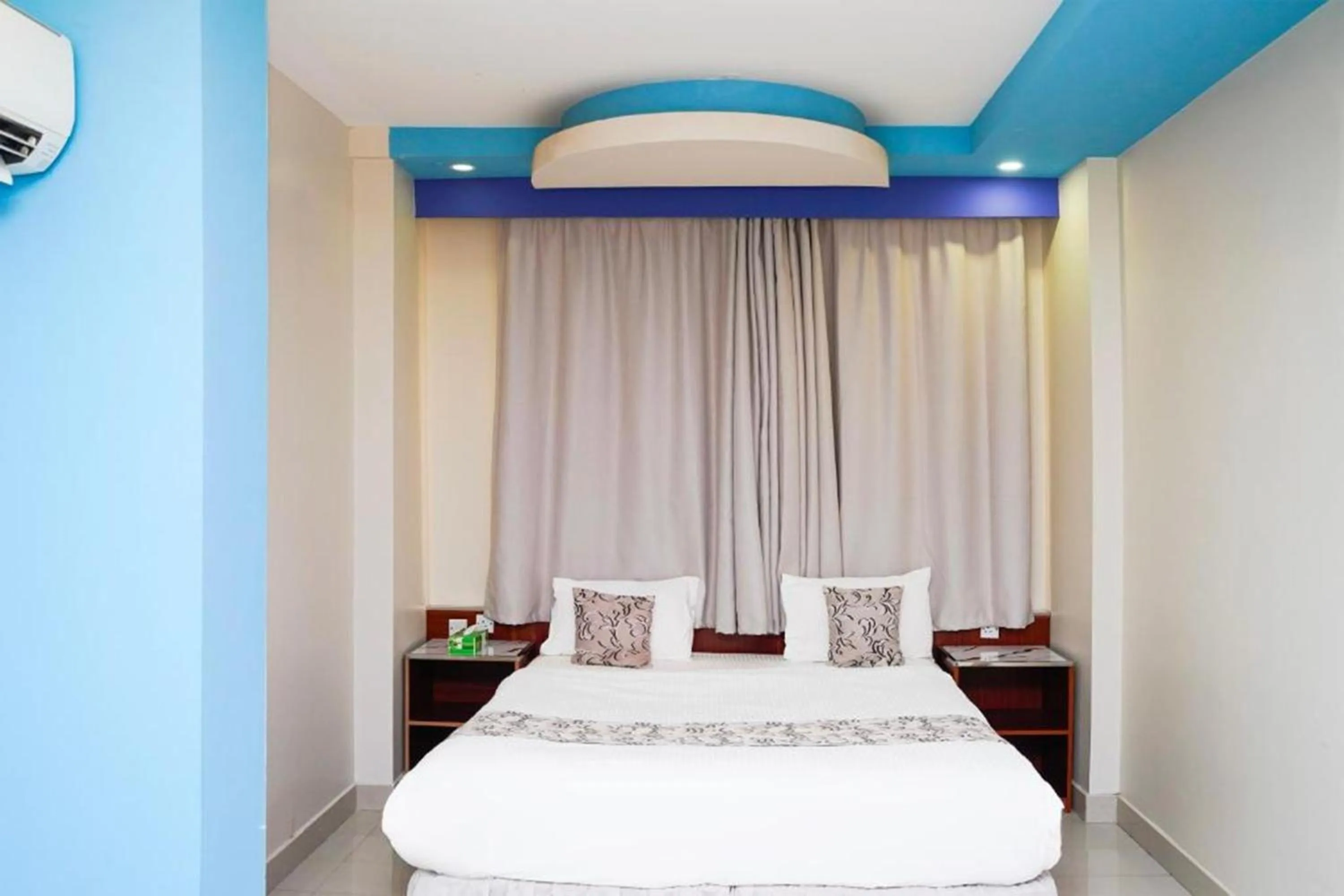 Photo of the whole room, Bed in Albayrahaa Hotel