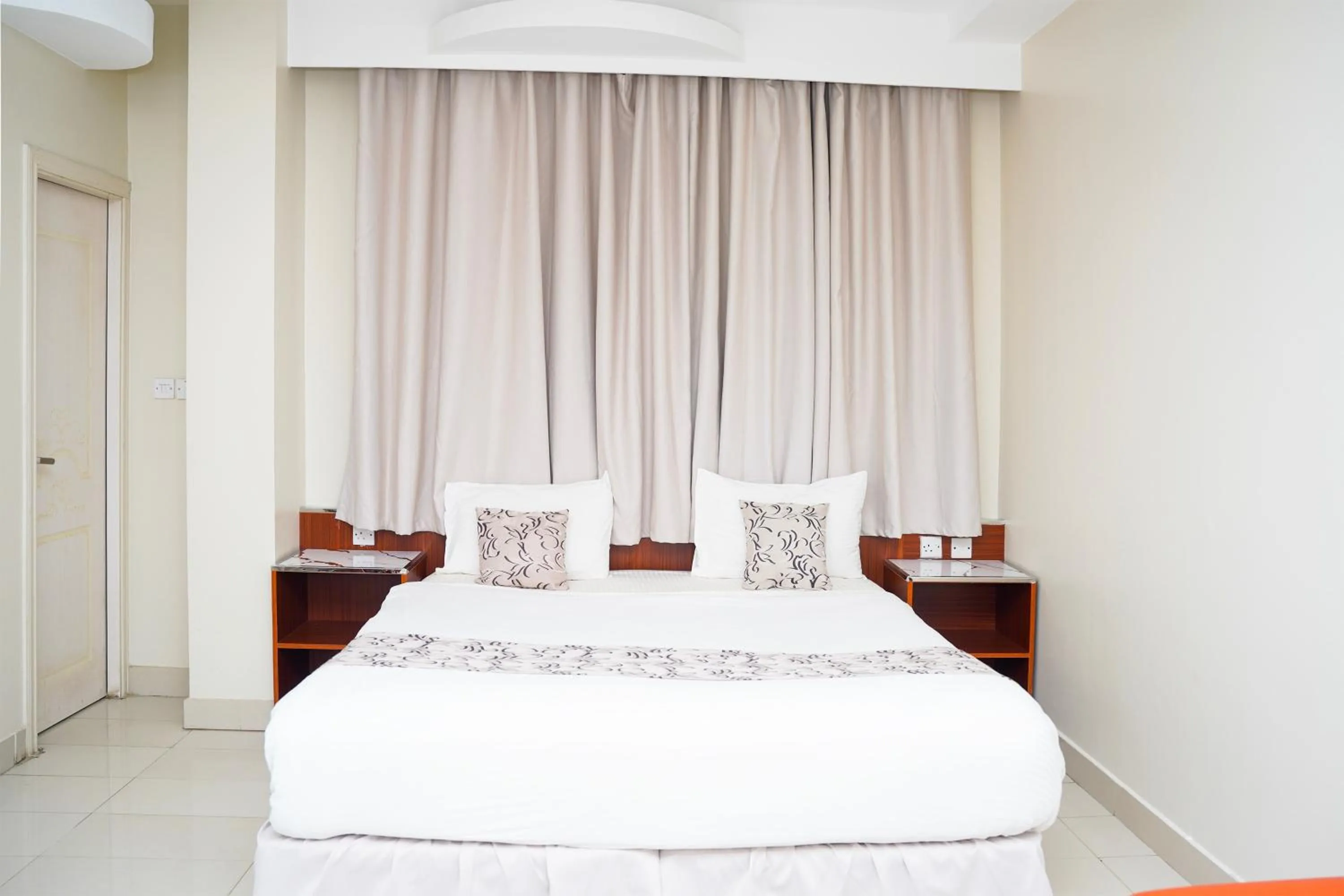 Bedroom, Bed in Albayrahaa Hotel