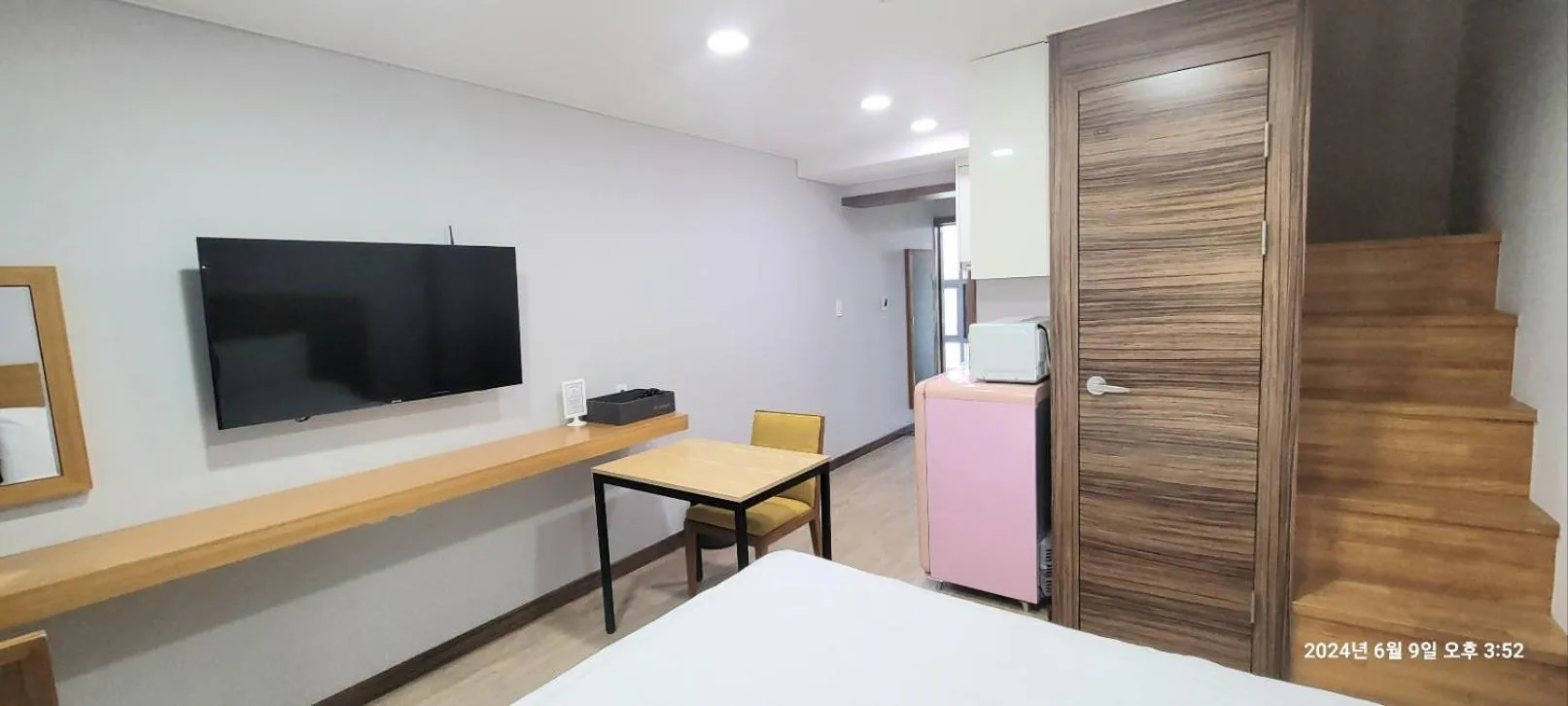 Bed in W Ocean Pension