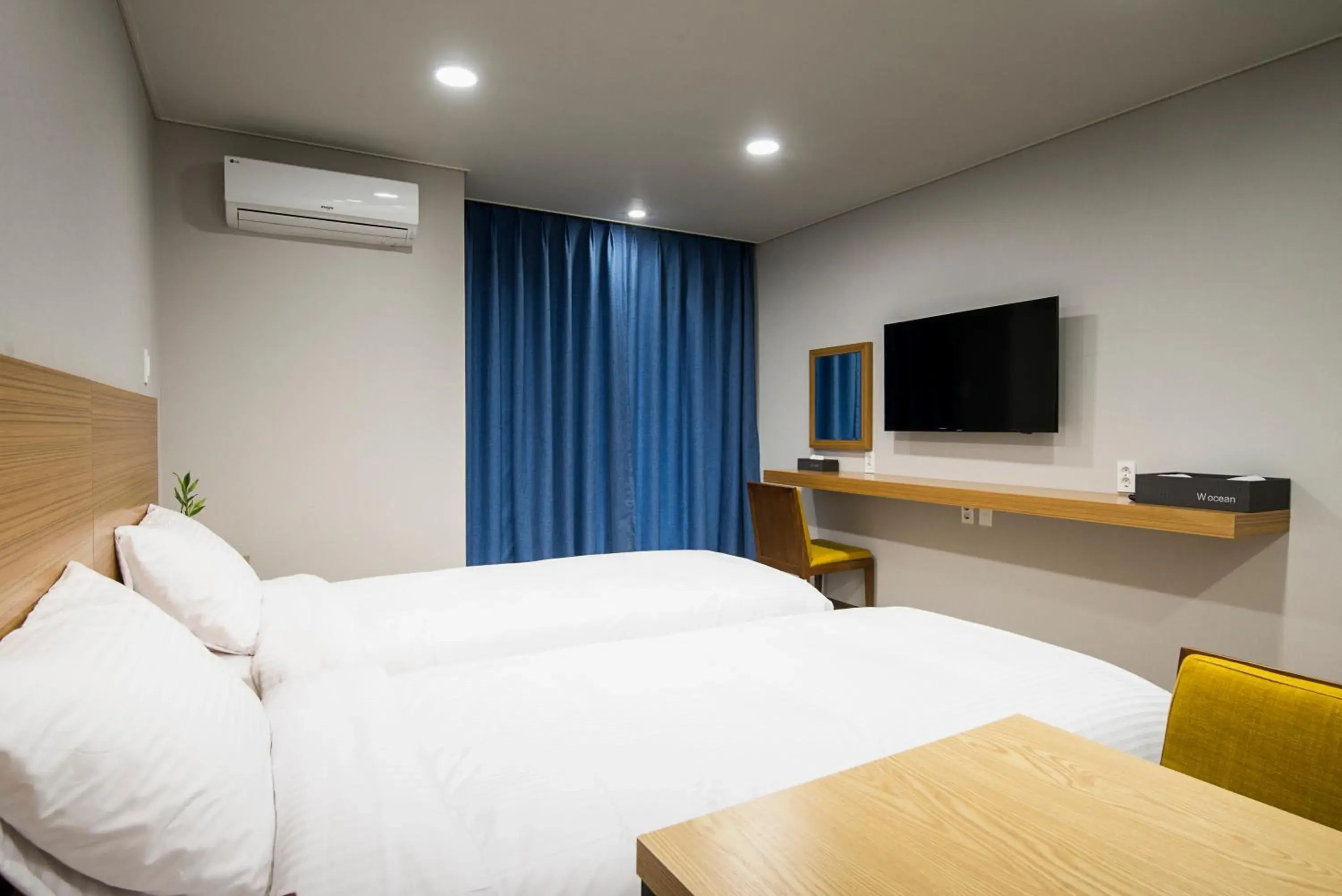 Bed in W Ocean Pension Bed in W Ocean Pension