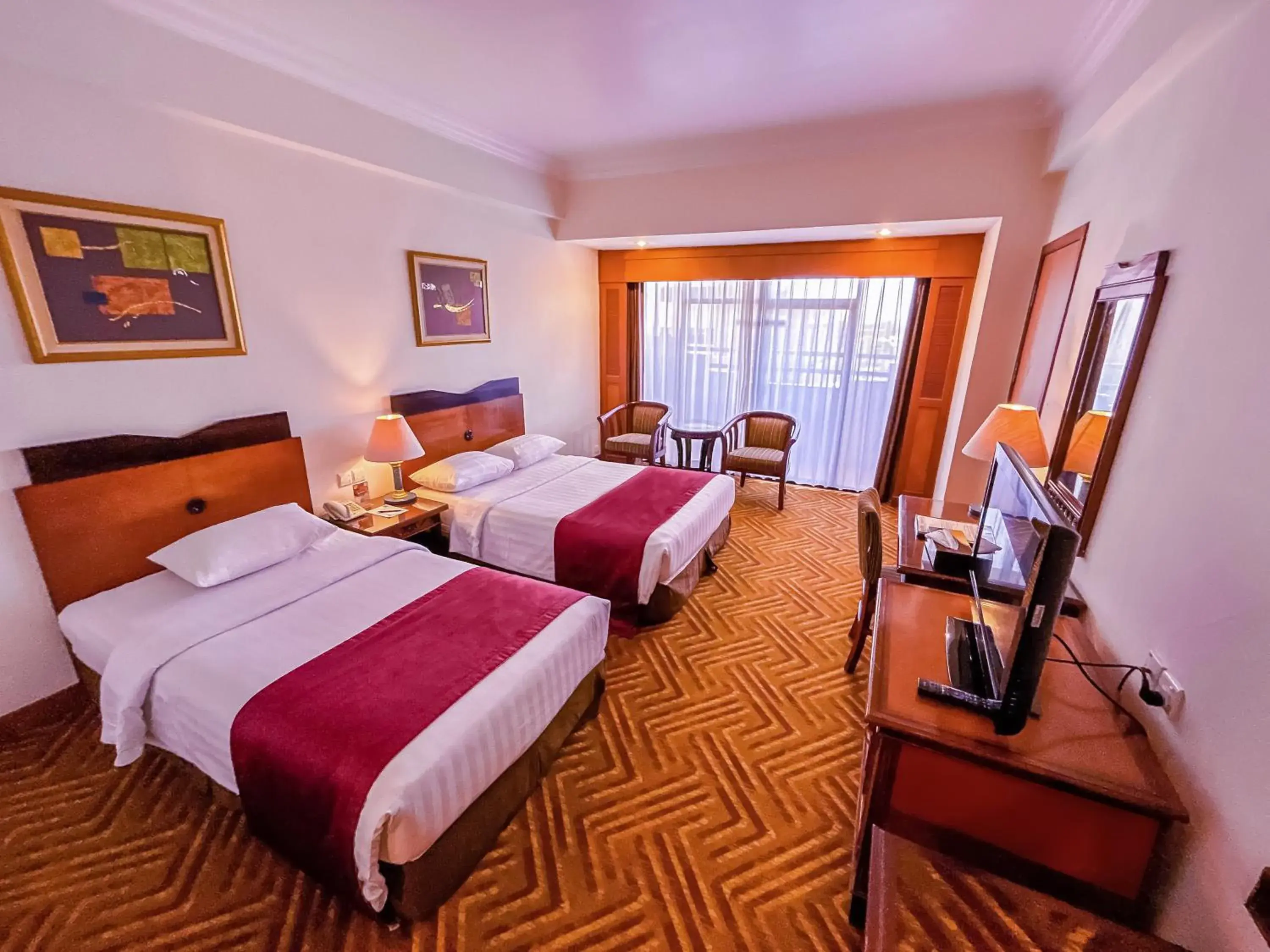Adjoining Deluxe Double or Twin Rooms in Planet Holiday Hotel & Residence Adjoining Deluxe Double or Twin Rooms in Planet Holiday Hotel & Residence