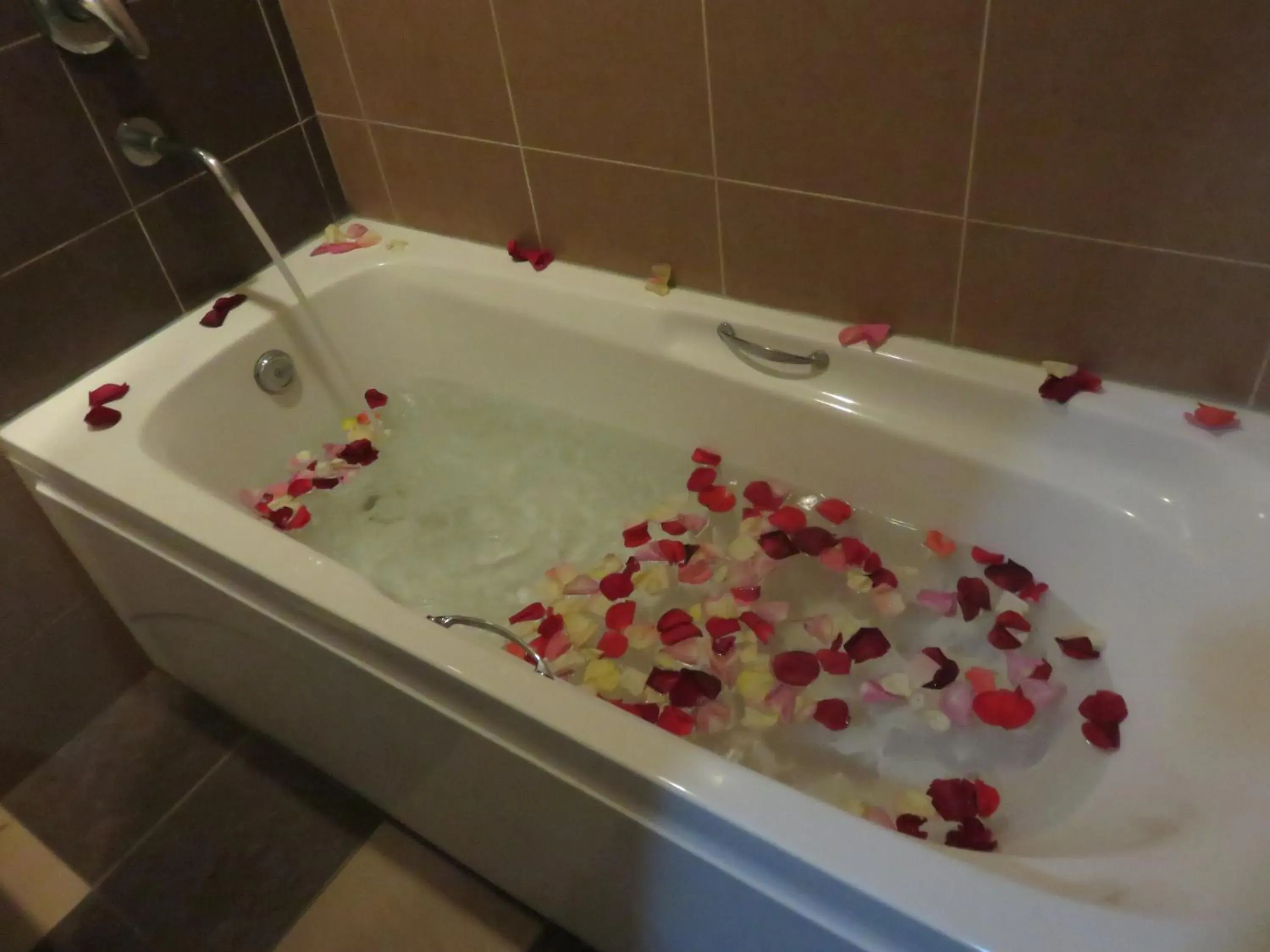 Shower in RHR Hotel Kajang Shower in RHR Hotel Kajang