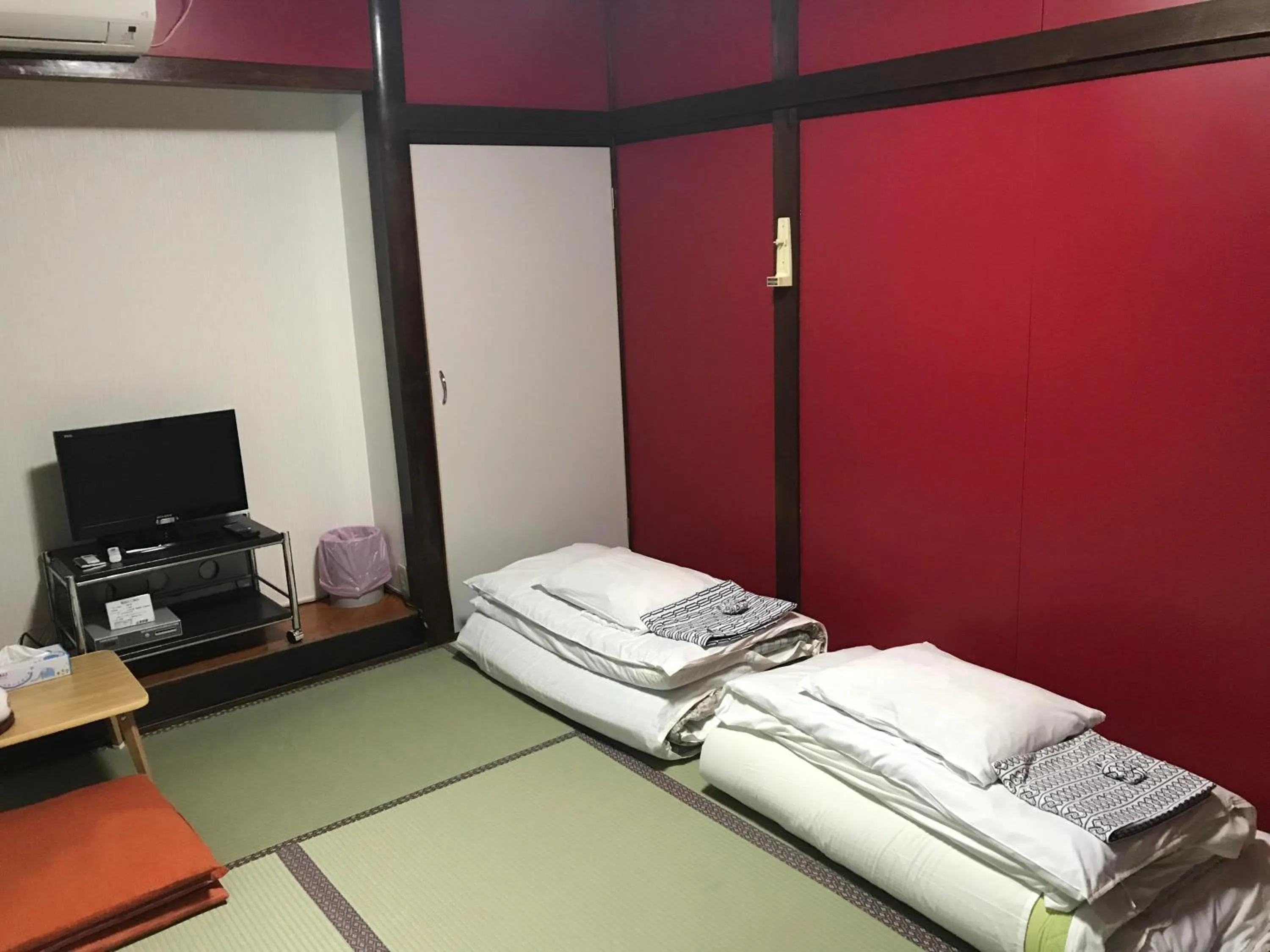 Photo of the whole room, Bed in Yamamoto Ryokan