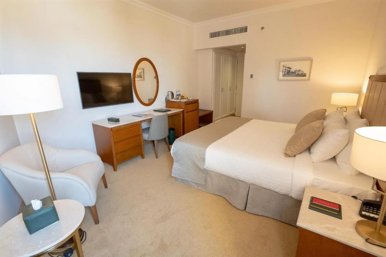 Photo of the whole room, Bed in Baron Hotel Cairo