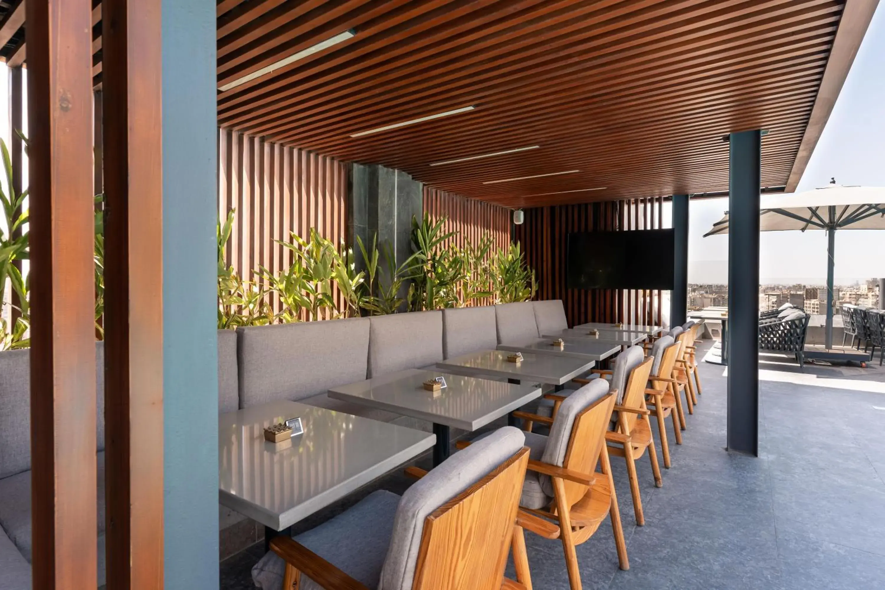 Restaurant/places to eat in Baron Hotel Cairo Restaurant/places to eat in Baron Hotel Cairo