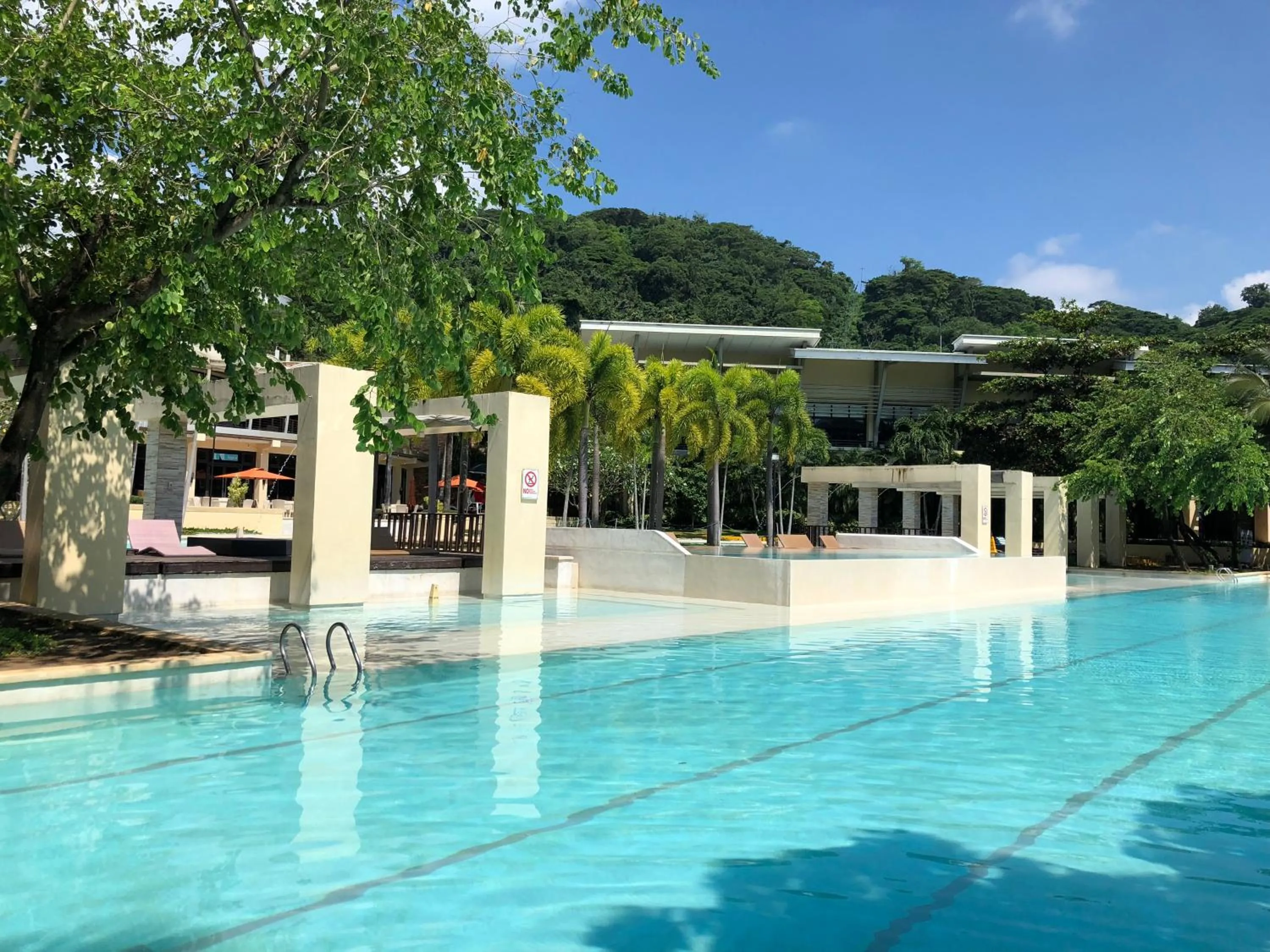 Swimming pool in Pico de Loro 2BR Vacation Flat