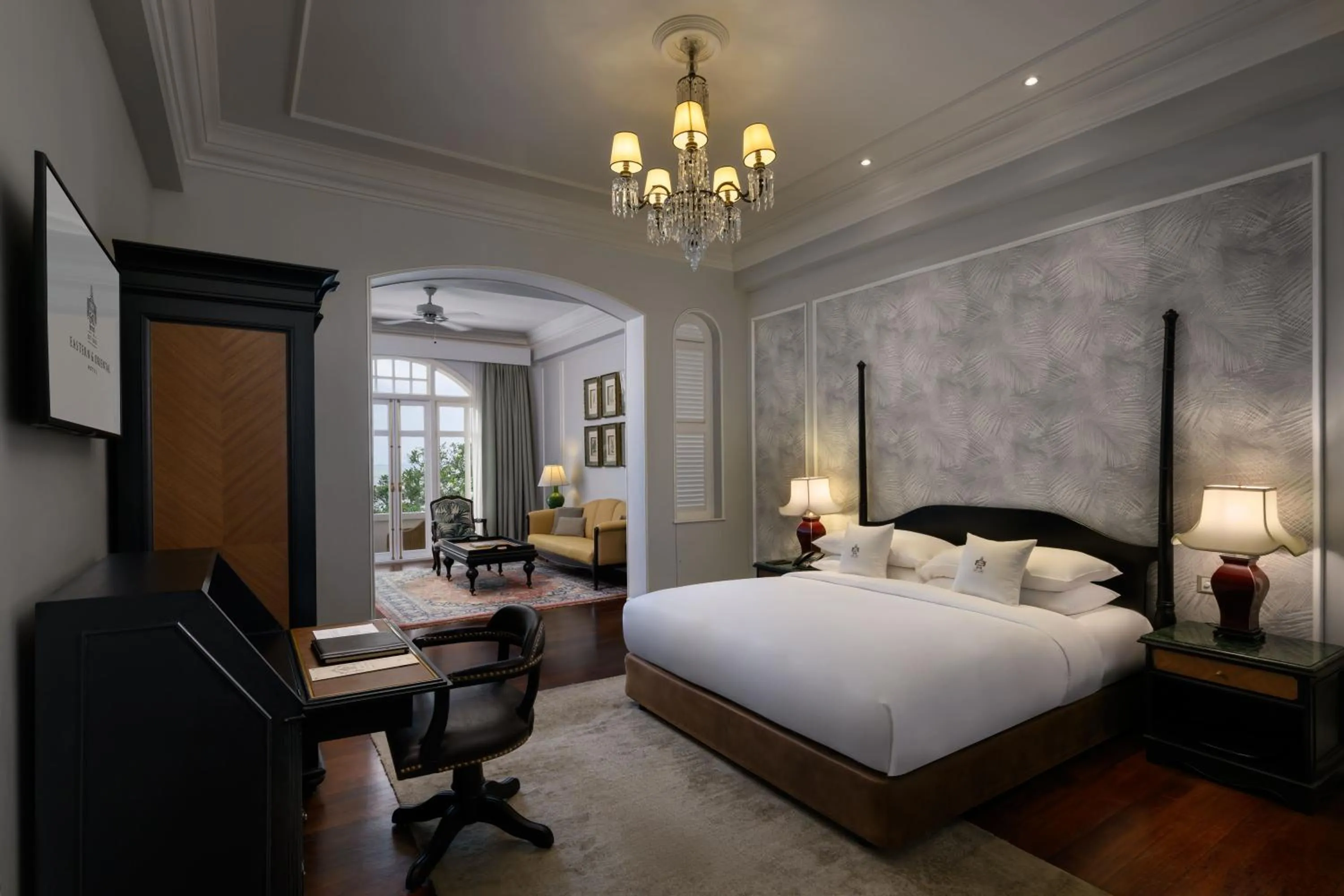 Bedroom, Bed in Eastern & Oriental Hotel