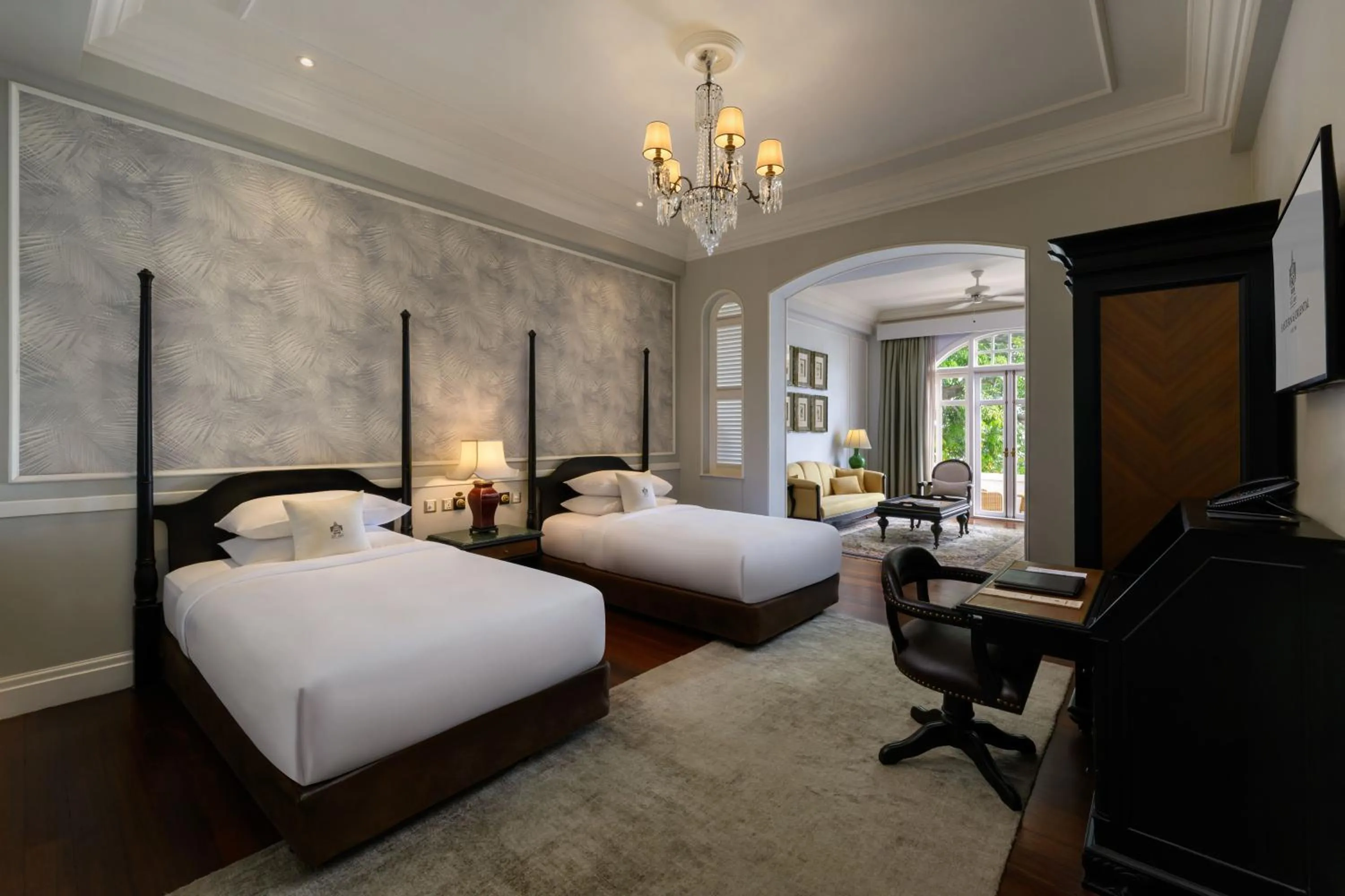 Bedroom, Bed in Eastern & Oriental Hotel