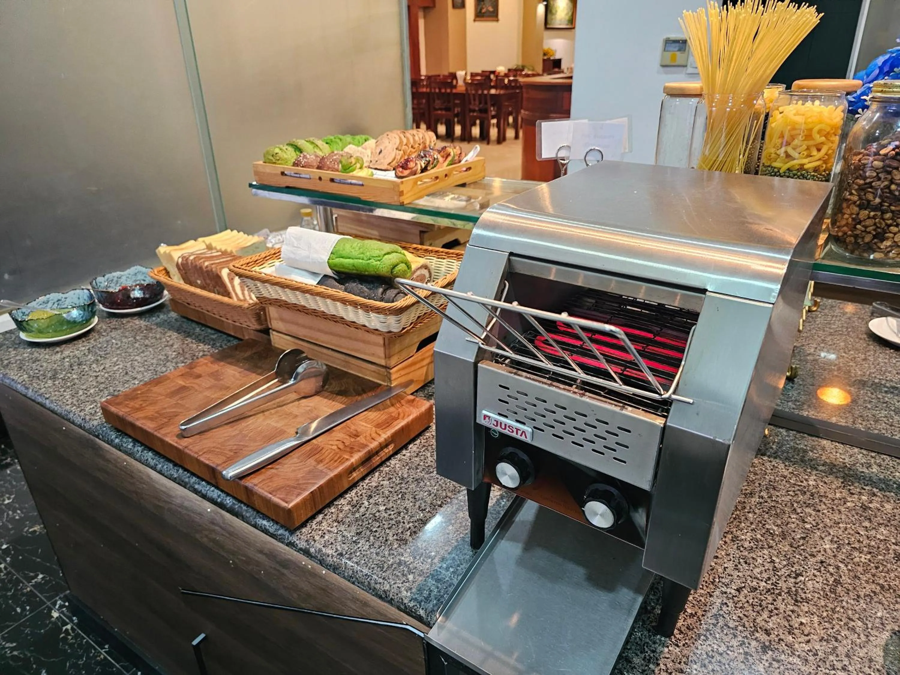 Restaurant/places to eat in Family Boutique Hotel