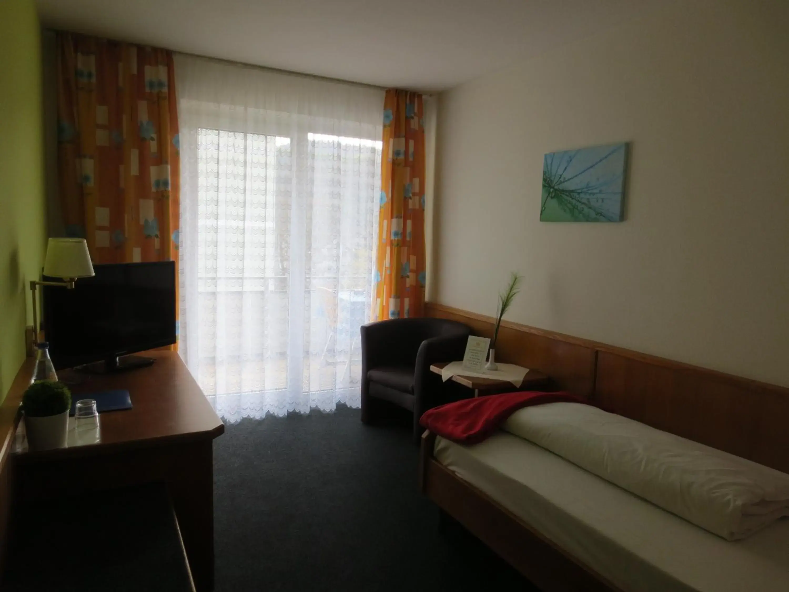 Single Room with Balcony in Hotel Krone Single Room with Balcony in Hotel Krone