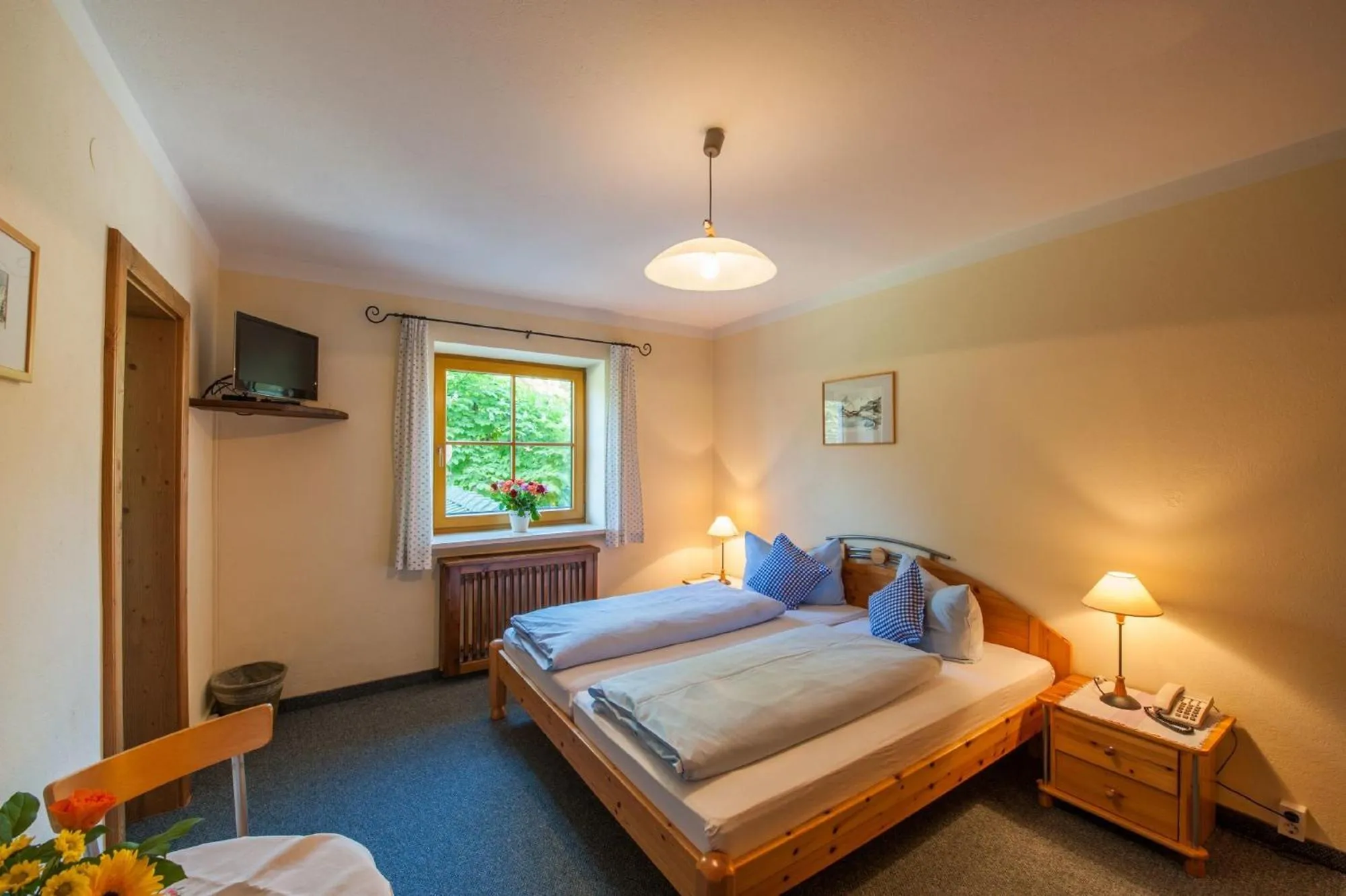 Bedroom, Bed in Zugspitzhotel Diana Thörle