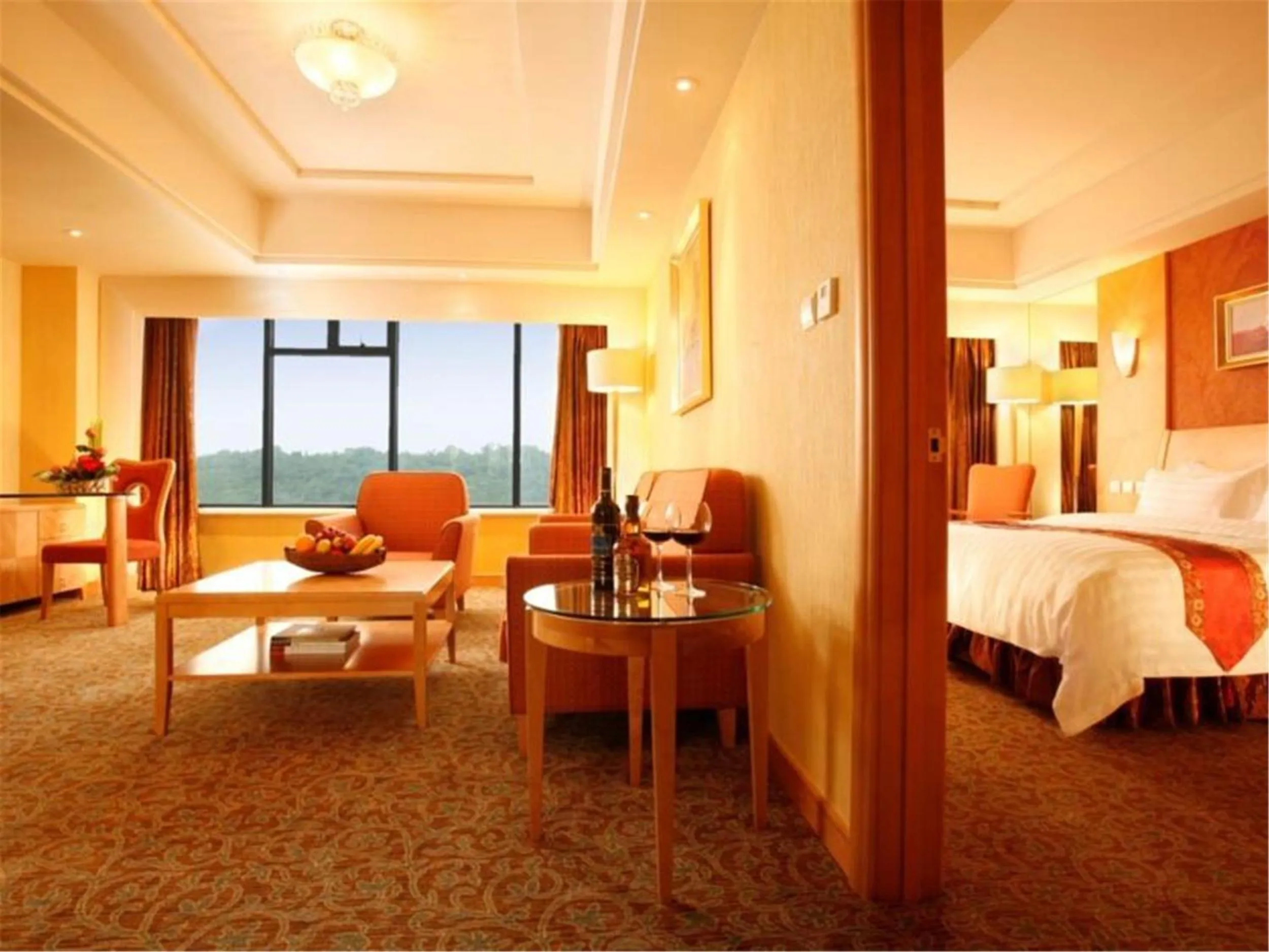 Photo of the whole room, Bed in Dalian East Hotel