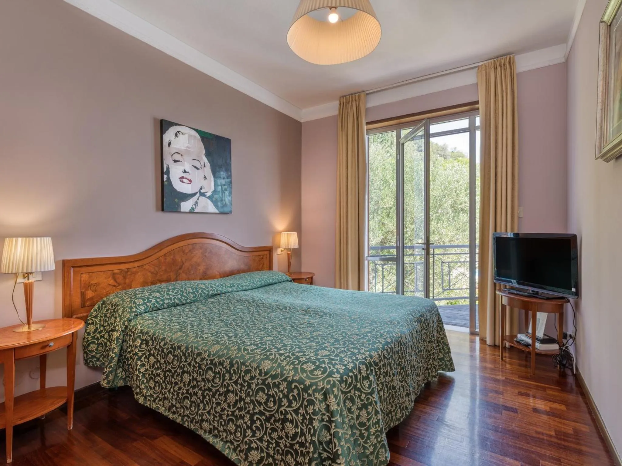 Photo of the whole room, Bed in Villa Cappellina